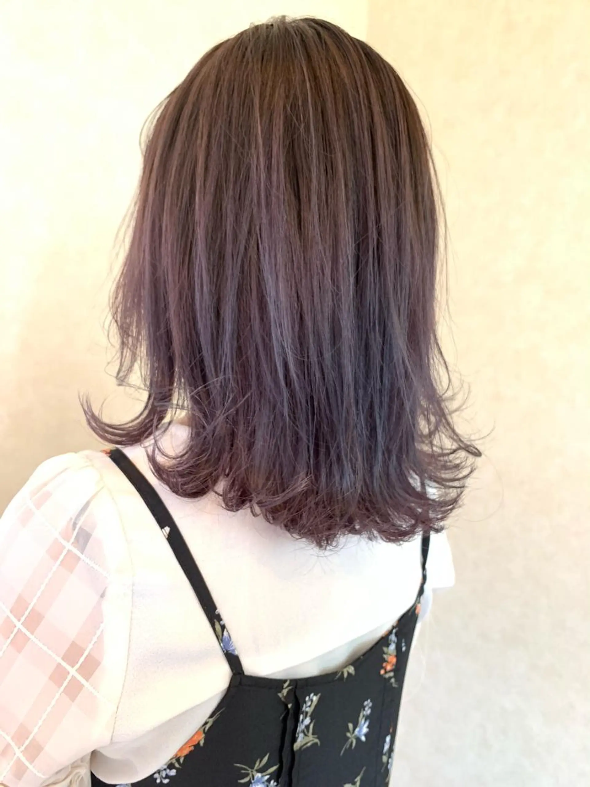 ミディアム Lit.豊橋 夏目のヘアスタイル