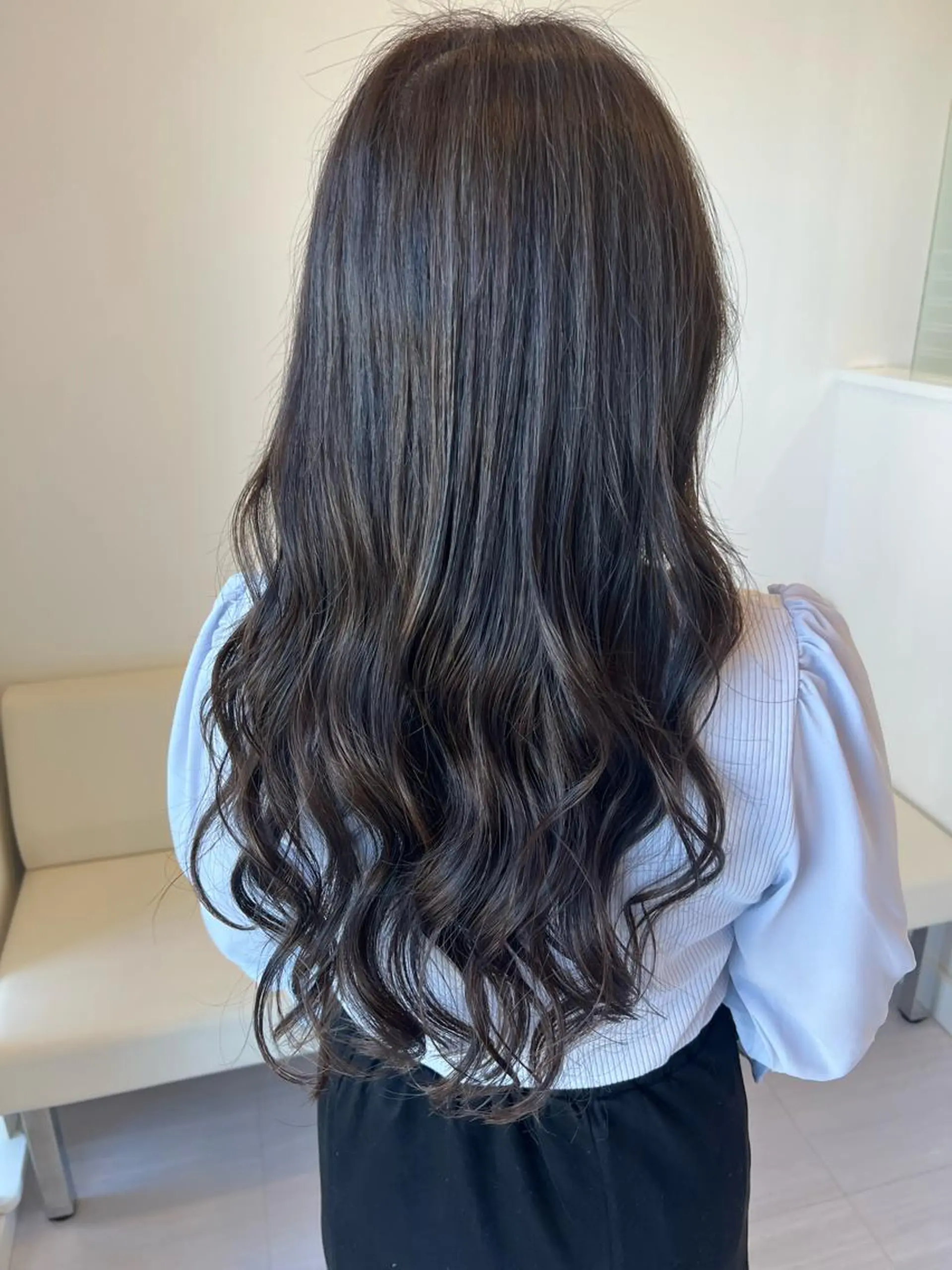 ロング カラー ヘアカラー 下岡 奈津美のヘアスタイル