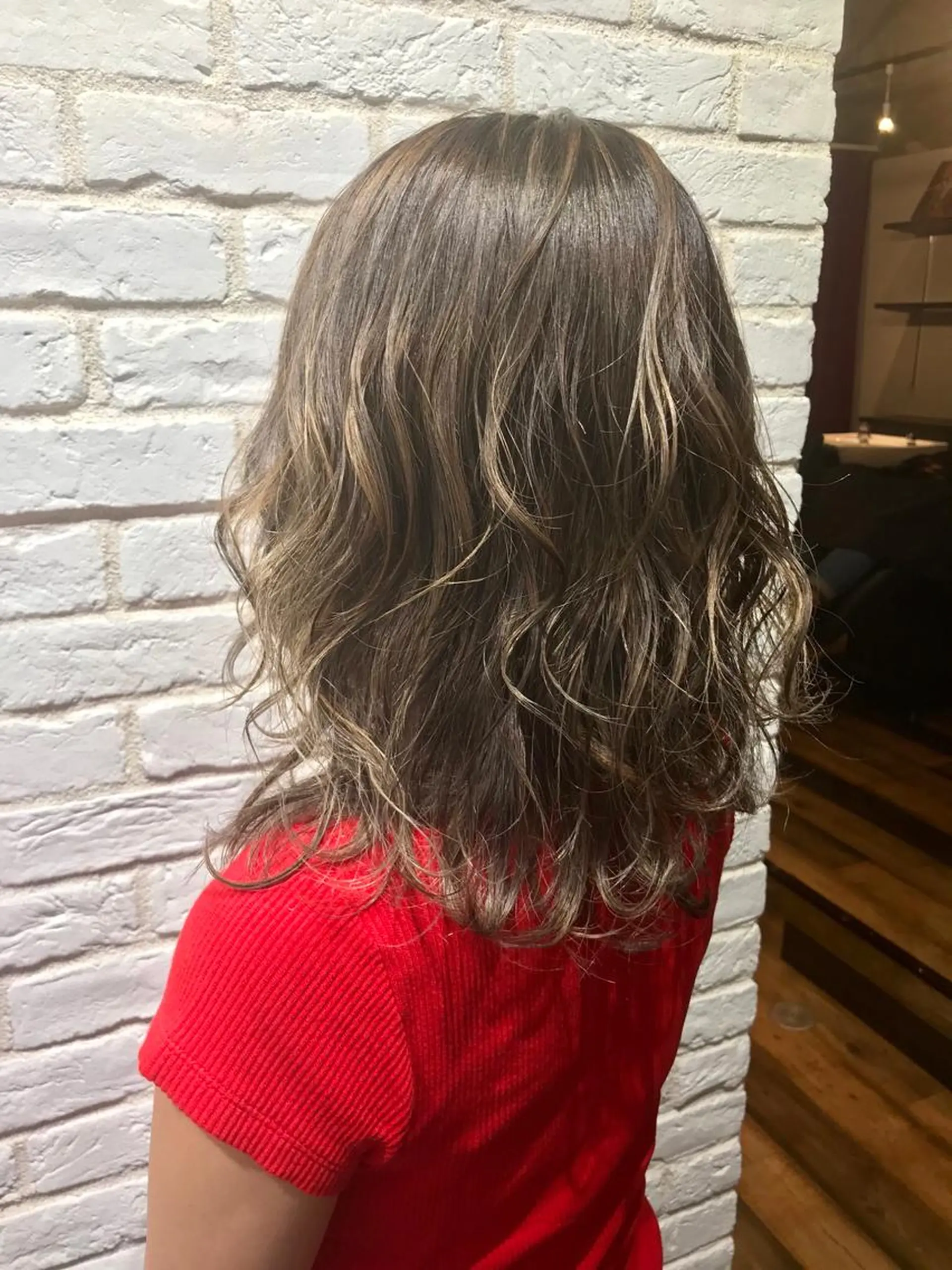 ミディアム カラー ベージュカラー UMEDA FIGAROのヘアスタイル