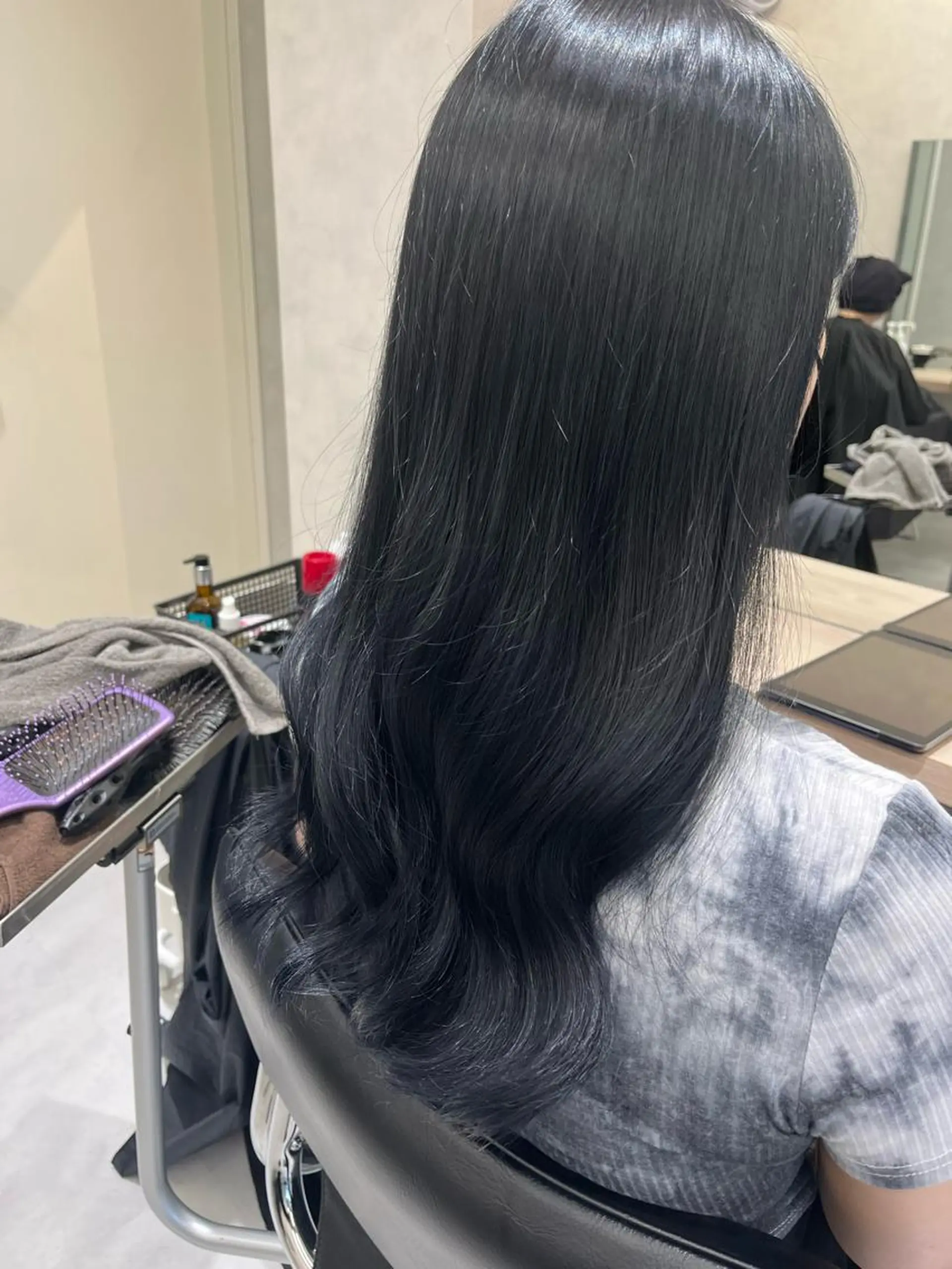 ロング カラー 黒髪 ブリーチ ブルーカラー ブルーブラック ブリーチなしカラー ヘアカラー トリートメント 松田 類生のヘアスタイル