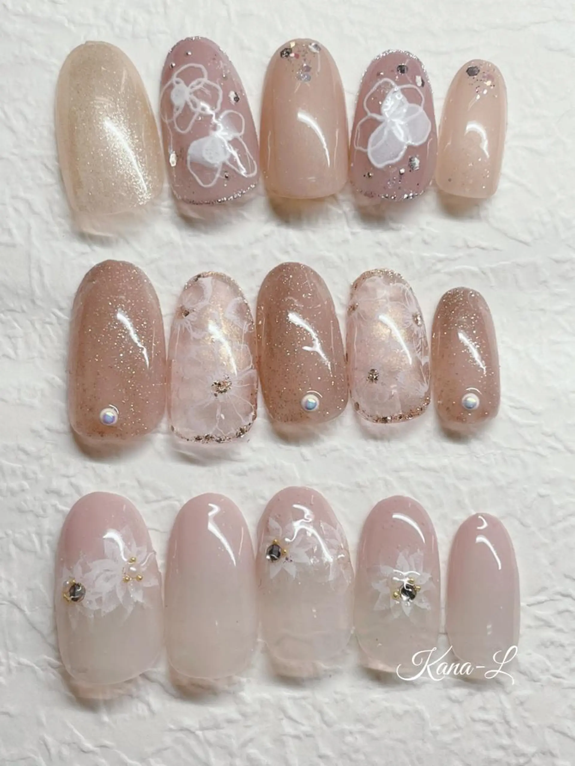 カラー ネイル 入学式 卒業式のヘアスタイル 入学式 フラワーネイル 卒業式 芦辺 香奈のネイルデザイン