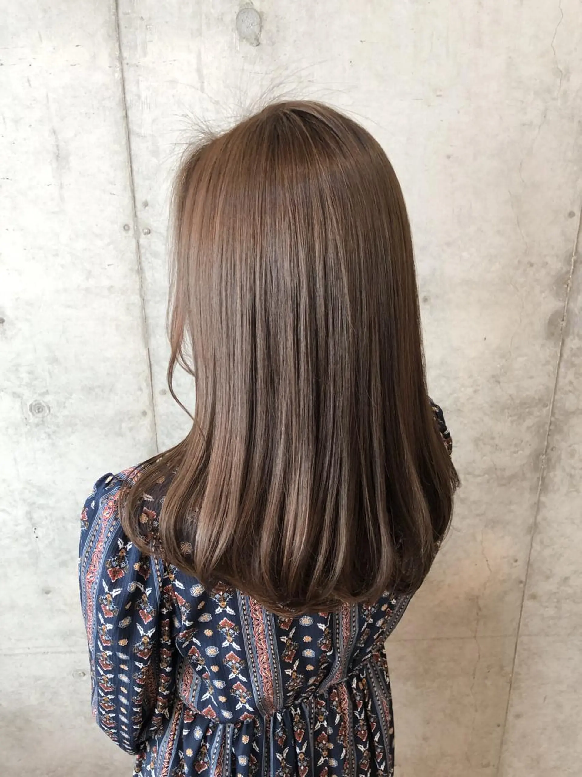 セミロング カラー パーマ ヘアアレンジ ブリーチ デザインカラー イヤリングカラー ハイライトカラー ハイライト トリートメント 野口 秀人 🫧髪質改善🫧のヘアスタイル