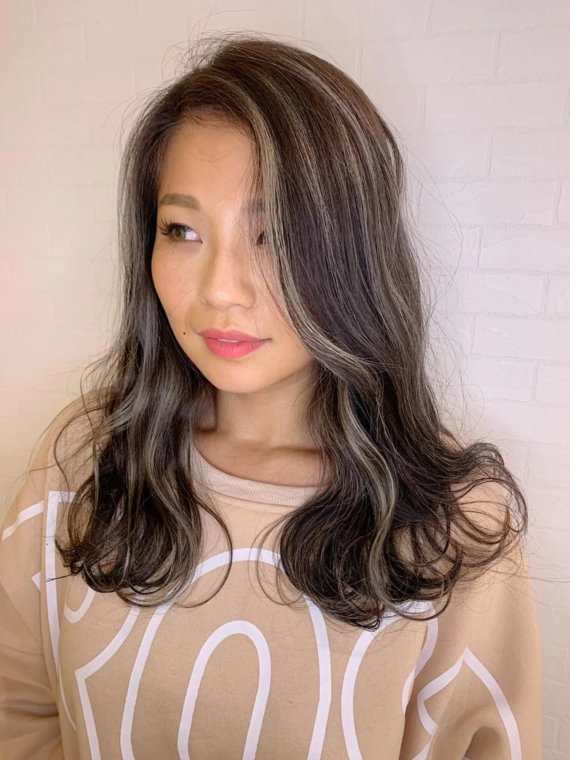 セミロング カラー ヘアアレンジ ハイライトカラー ハイライト ヘアカラー トリートメント 縮毛矯正 髪質改善寺坂雄飛💐のヘアスタイル