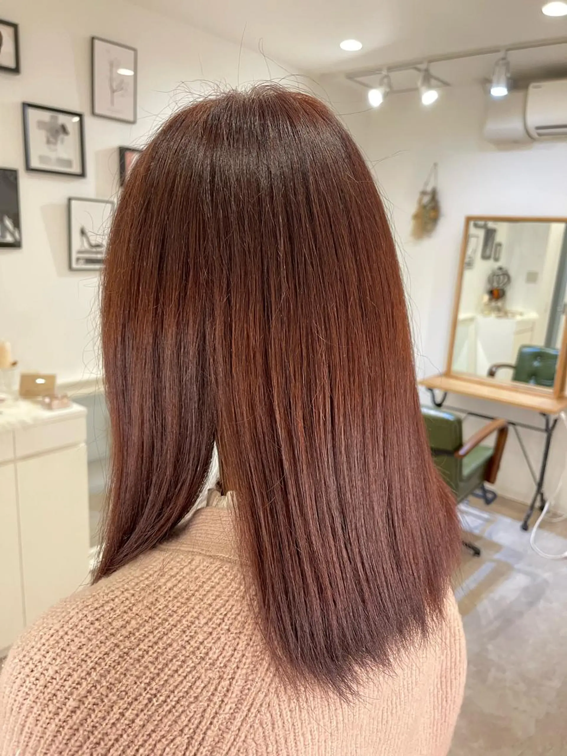 ミディアム カラー レッドカラー 縮毛・酸性ストレート 特化のヘアスタイル