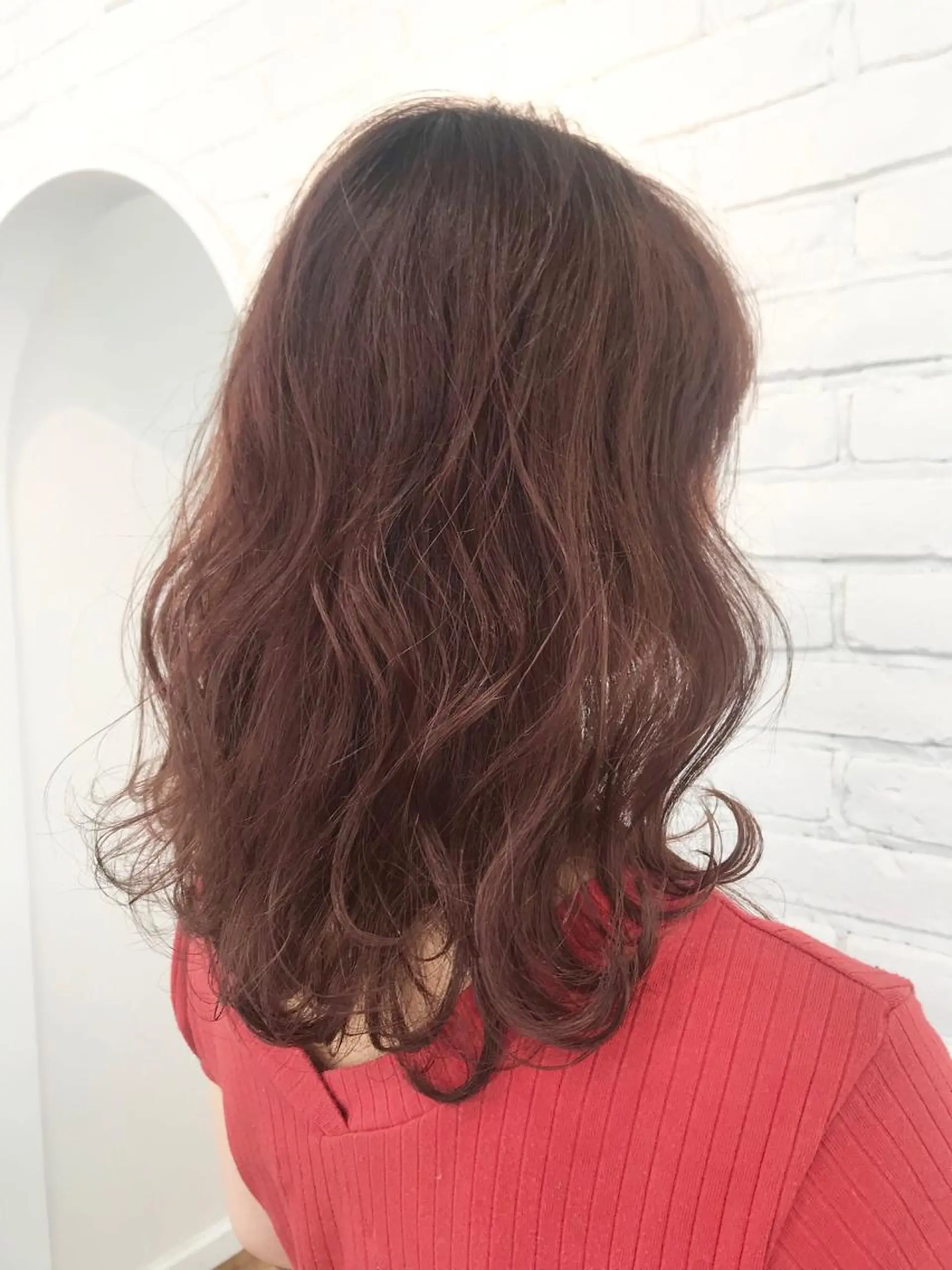 ミディアム カラー アッシュ ブリーチ いけだ　ひかり ハイライトくびれヘアのヘアスタイル