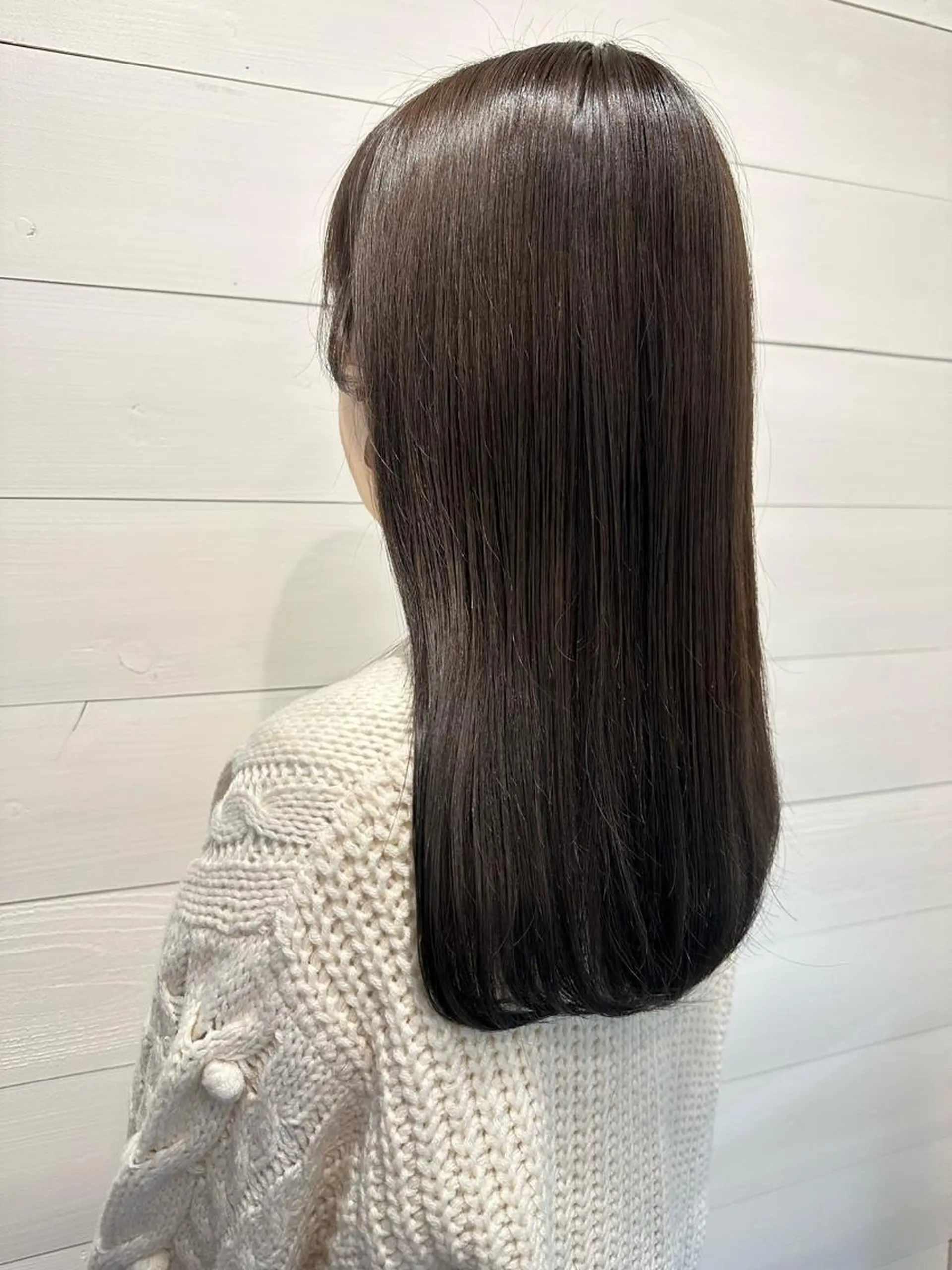 セミロング カラー 艶カラー｜透明感 カラー｜レイヤーのヘアスタイル