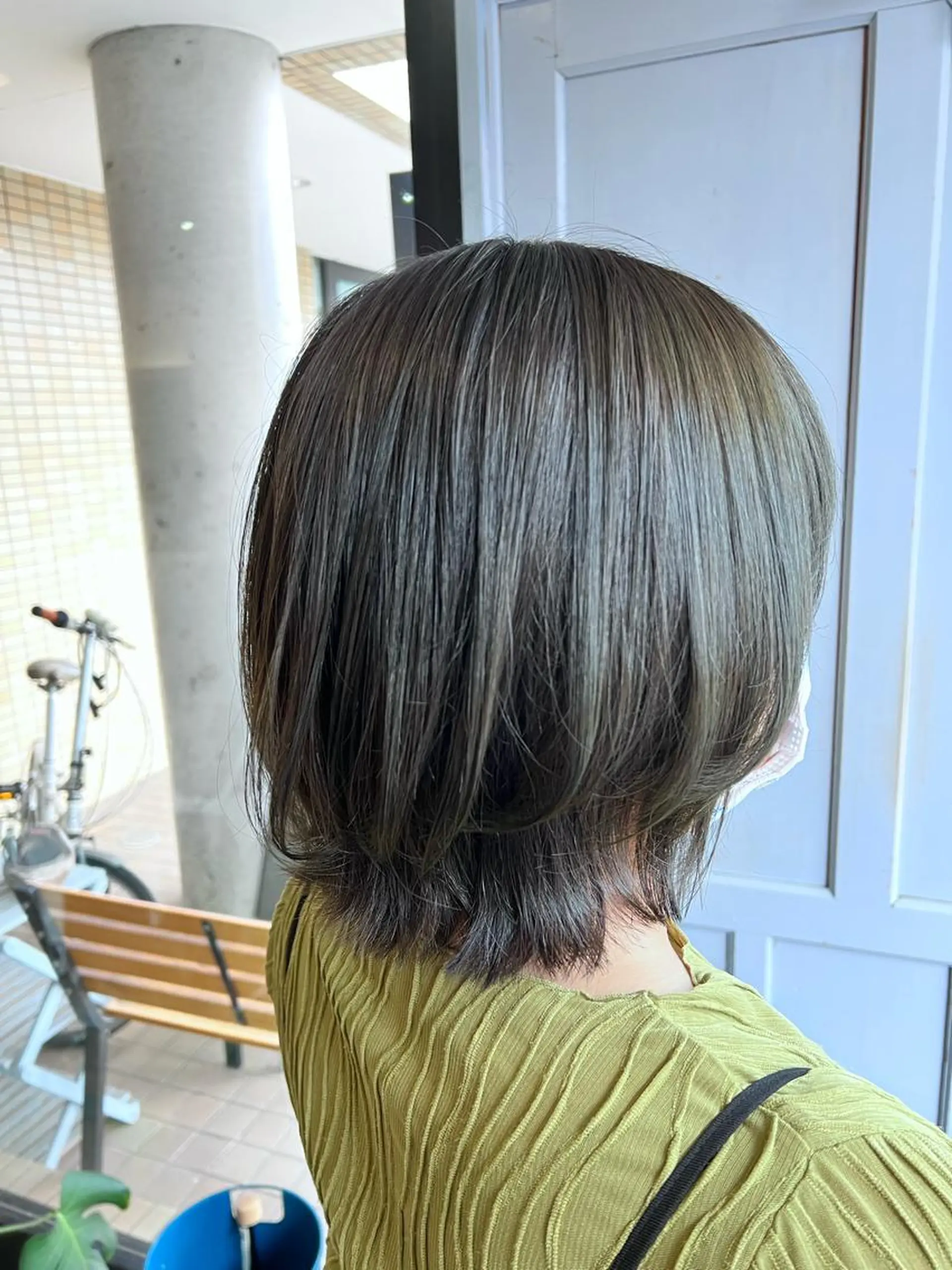 ショート カラー グレージュ オリーブグレージュ オリーブグレー ヘアカラー トリートメント ツキダテ ユイのヘアスタイル