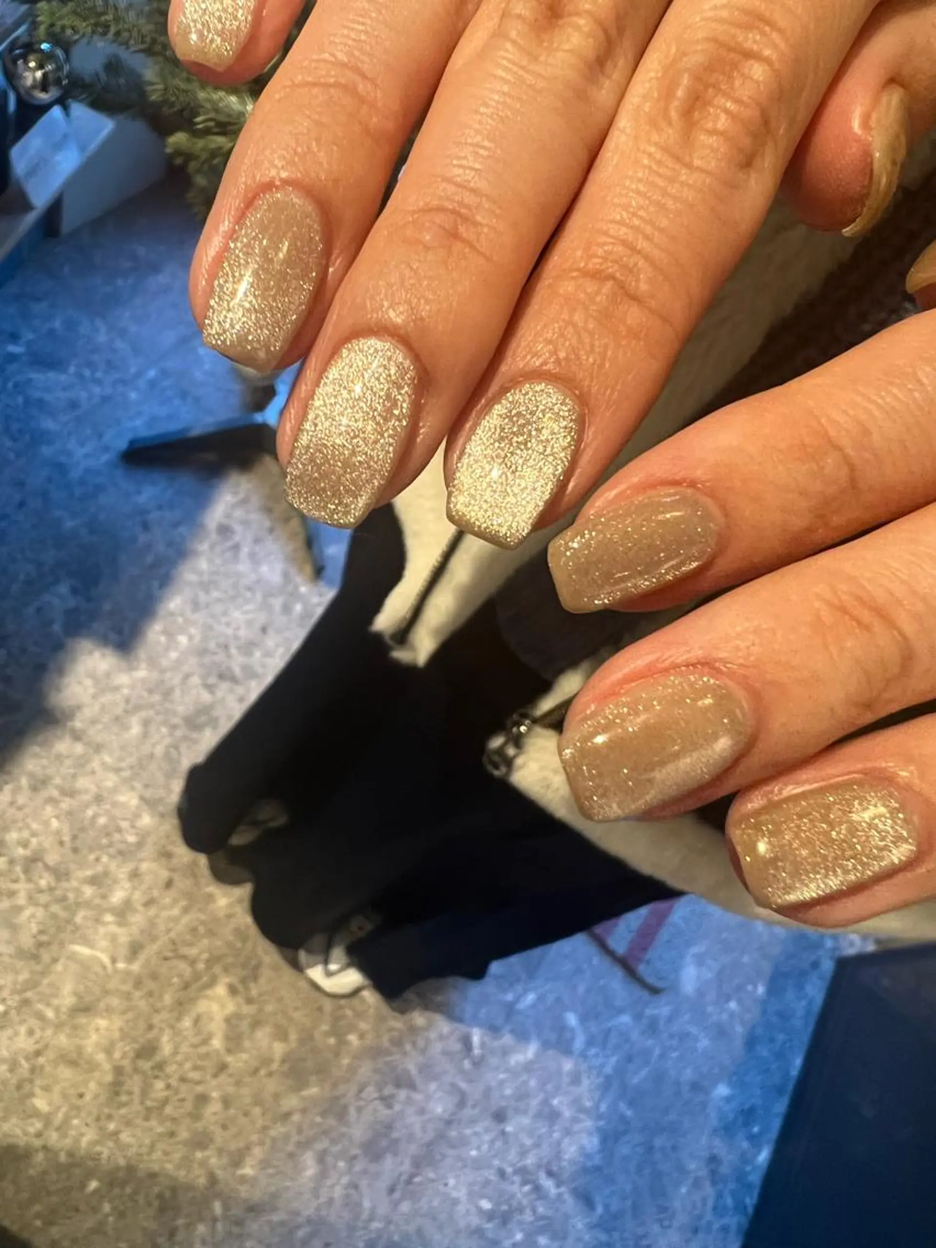 ネイル マグネットネイル ハンドネイル ヘアメイクネイリスト 💄💅hidemiのヘアスタイル