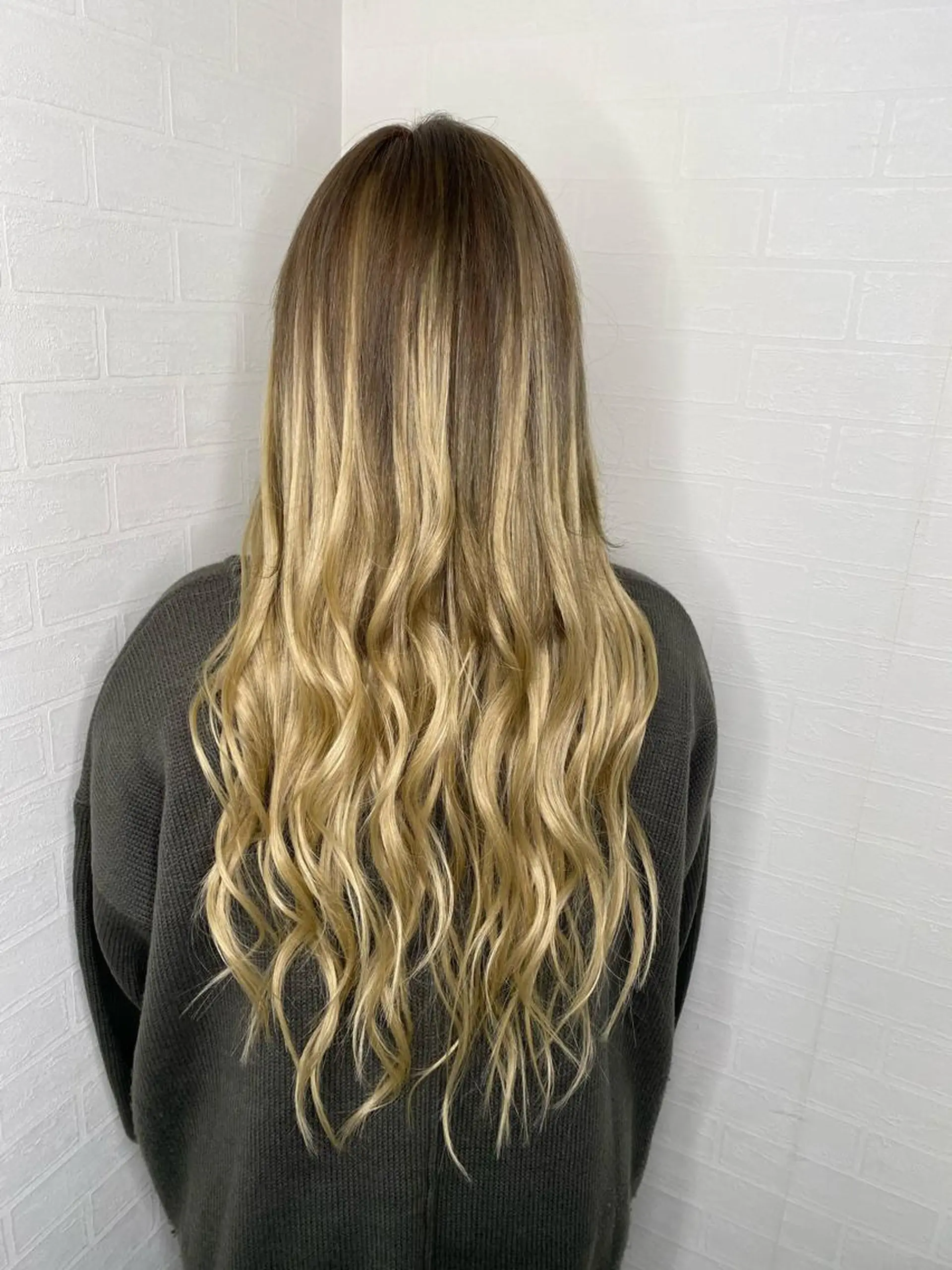 ロング カラー ブリーチカラー特化 U-topia小島のヘアスタイル