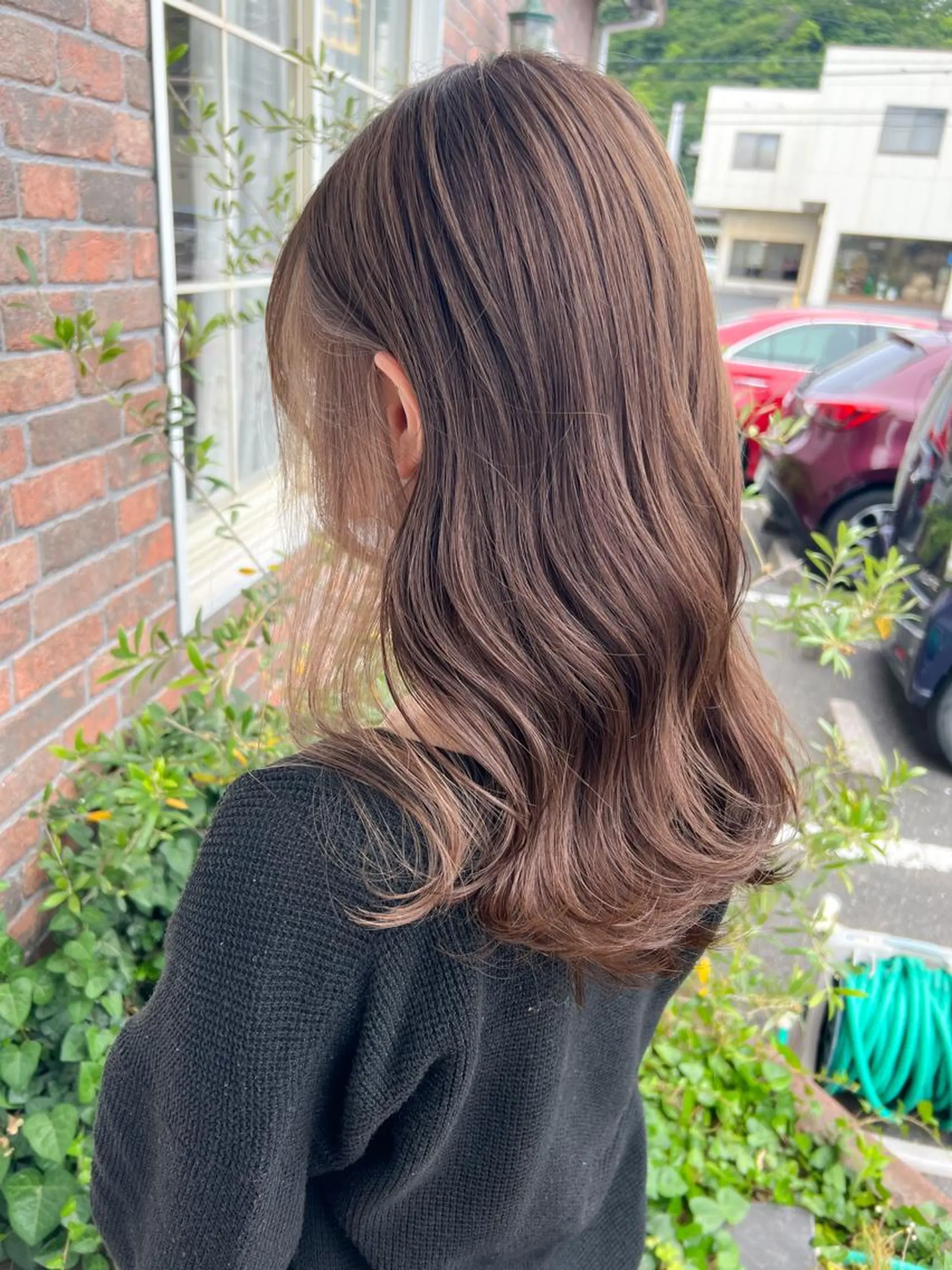 ロング カラー ベージュカラー ブリーチ イヤリングカラー シアーベージュ YURAGI🤍 SAEのヘアスタイル