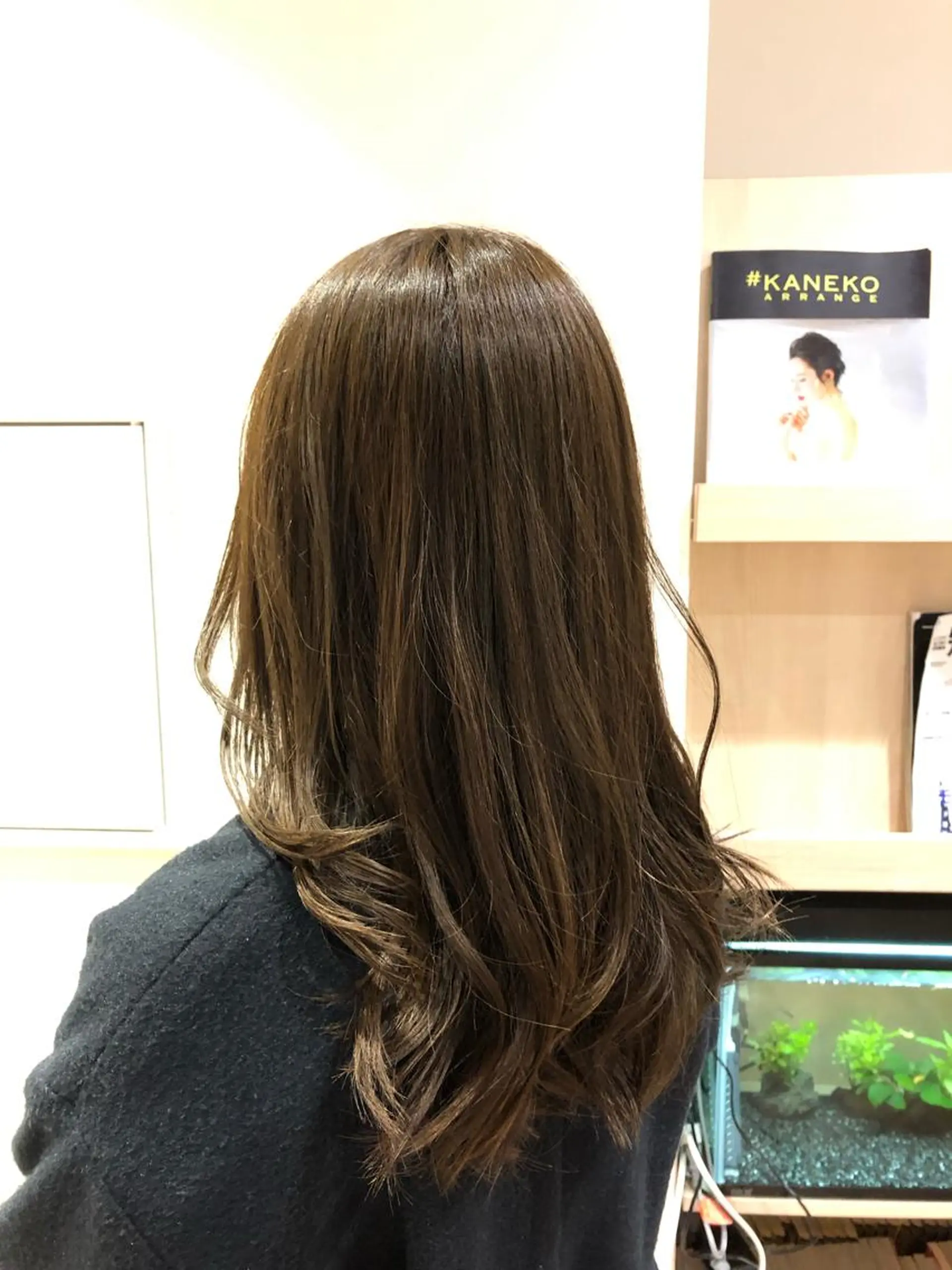 カラー 伊東 彩花のヘアスタイル