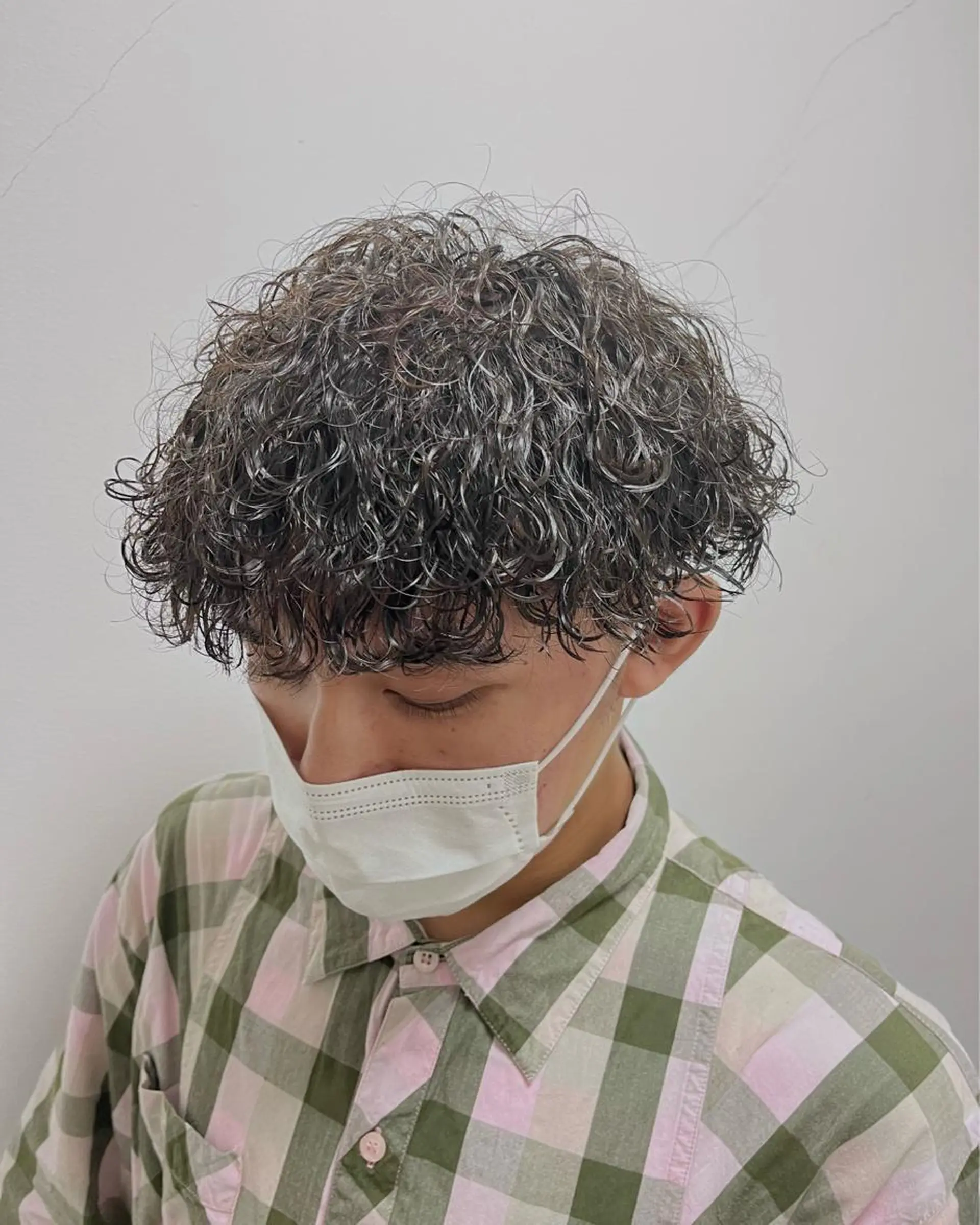 ショート パーマ メンズ メンズパーマ 波巻きパーマ 嵯峨 大地／パーマ／ ハード系／特殊系のヘアスタイル