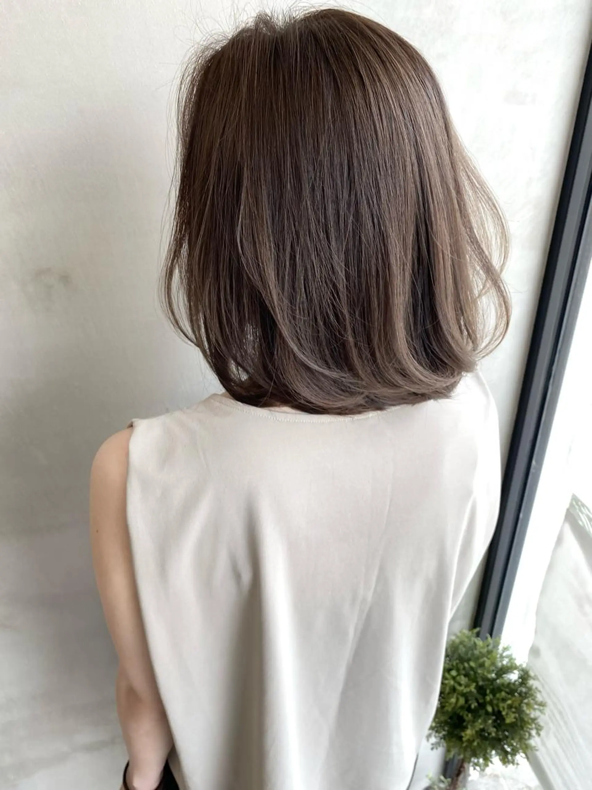 ミディアム カラー ヘアアレンジ マツエク・マツパ インナーカラー くびれヘア 外国人風カラー 学生 レイヤーカット 夜23時まで予約🉑 reverieあきらのヘアスタイル