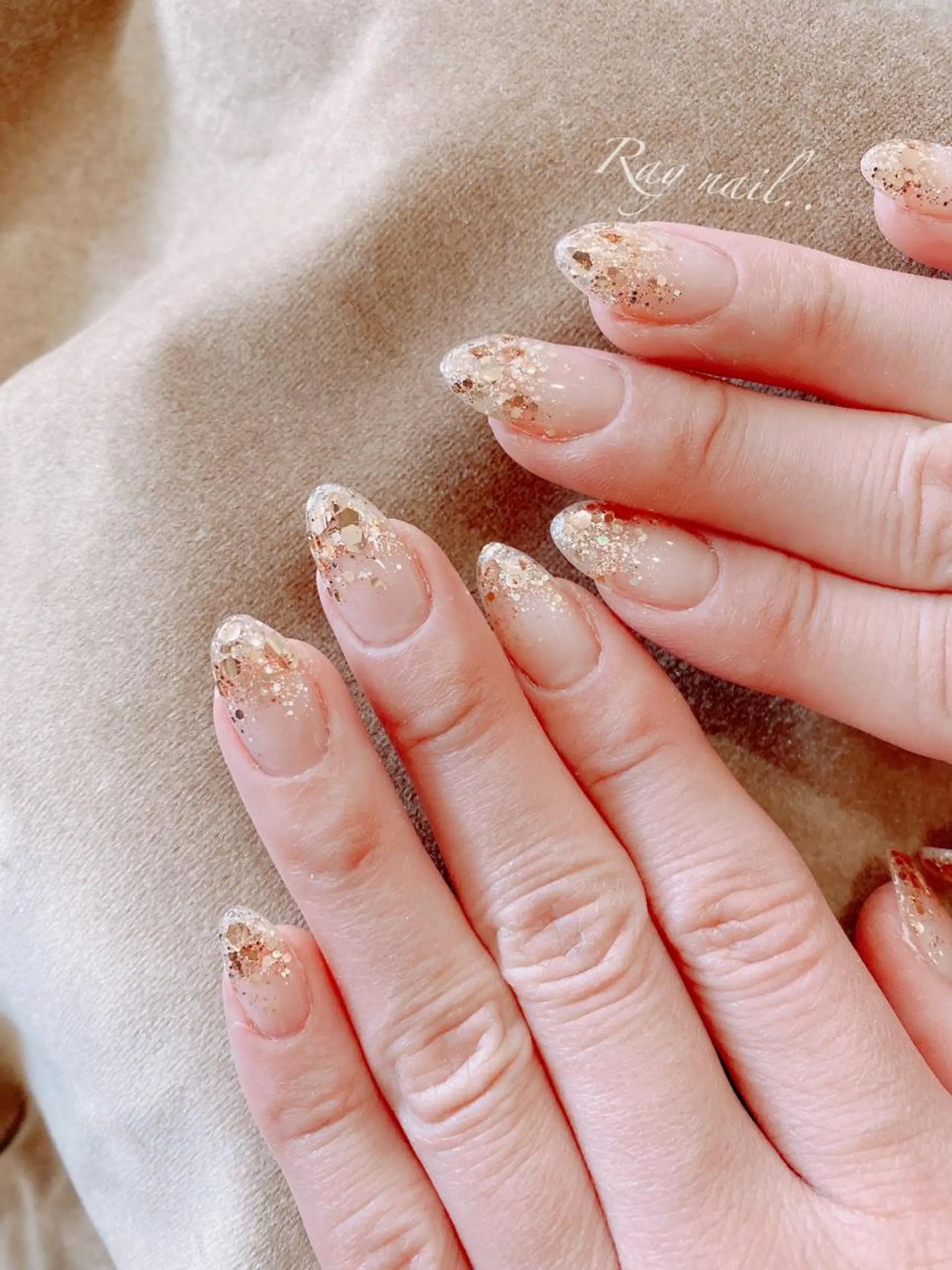 ネイル ゴールド グラデーション ラメ(グリッター) シルバー 黄色 ハンドネイル フットネイル nailsalon ∞ ﾐｶﾅﾙ ∞のネイルデザイン