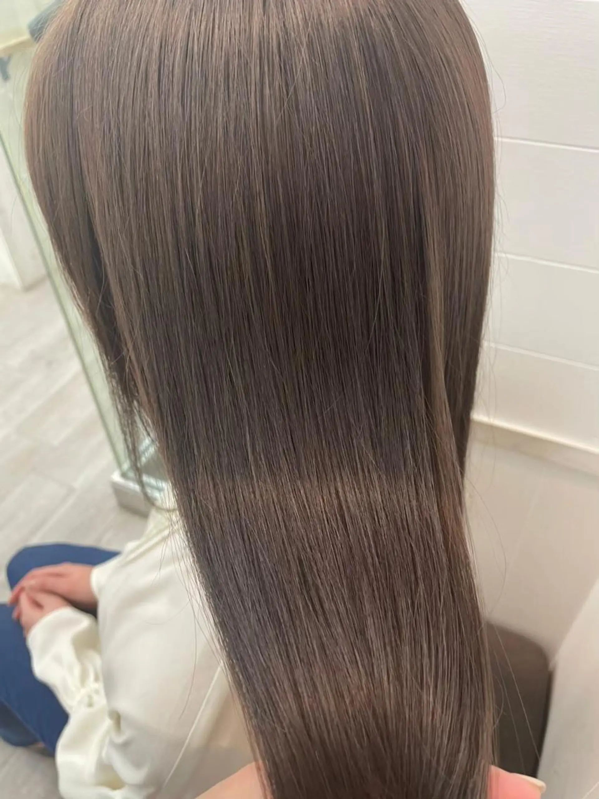 ロング カラー パーマ ヘアアレンジ ロングレイヤー アッシュ アッシュブラック ベージュカラー 黒髪 newi saLyu ネウィ サリューのヘアスタイル