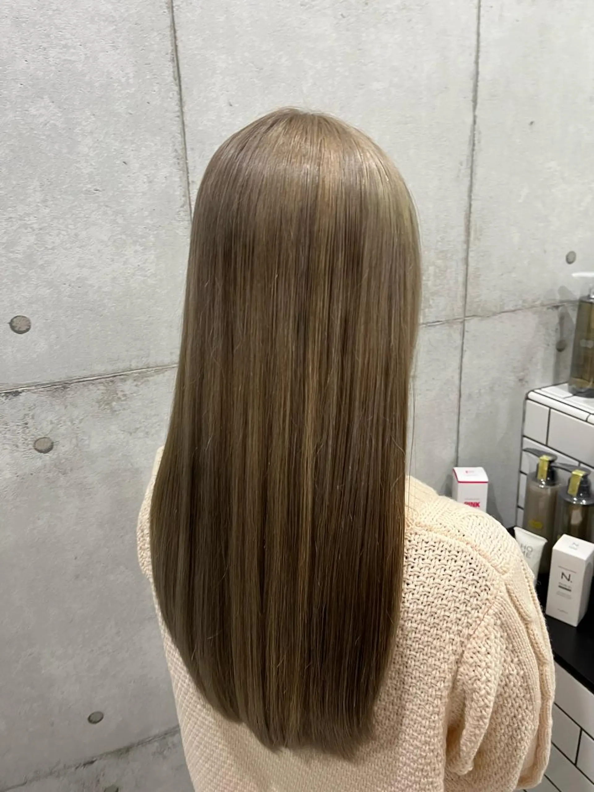 ロング カラー カット ヘアカラー トリートメント ヘアセット newi赤羽 HINATAのヘアスタイル