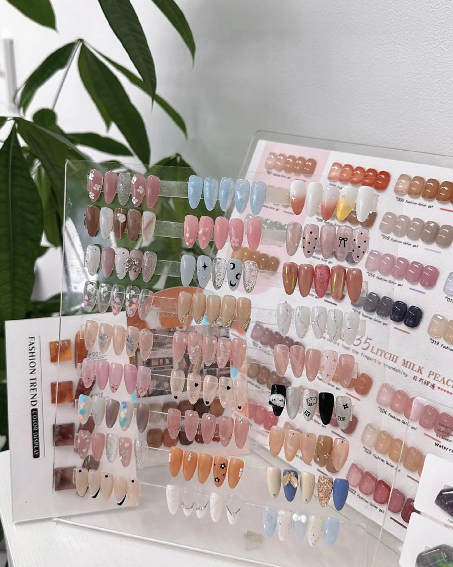 ネイル ハンドネイル ☁️Minmin Tsuki💙🩵のネイルデザイン