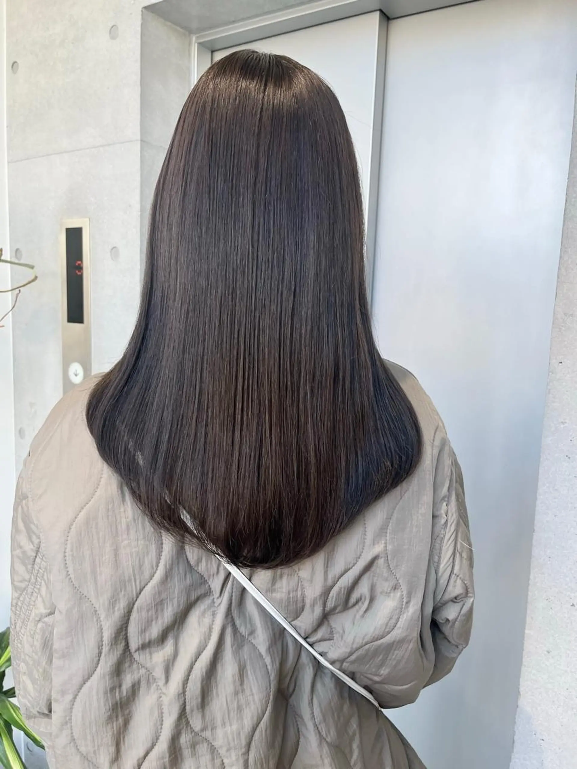 ロング カラー パーマ ヘアアレンジ カット ヘアカラー トリートメント 透明感/オリーブ/ グレージュ/YUKAのヘアスタイル