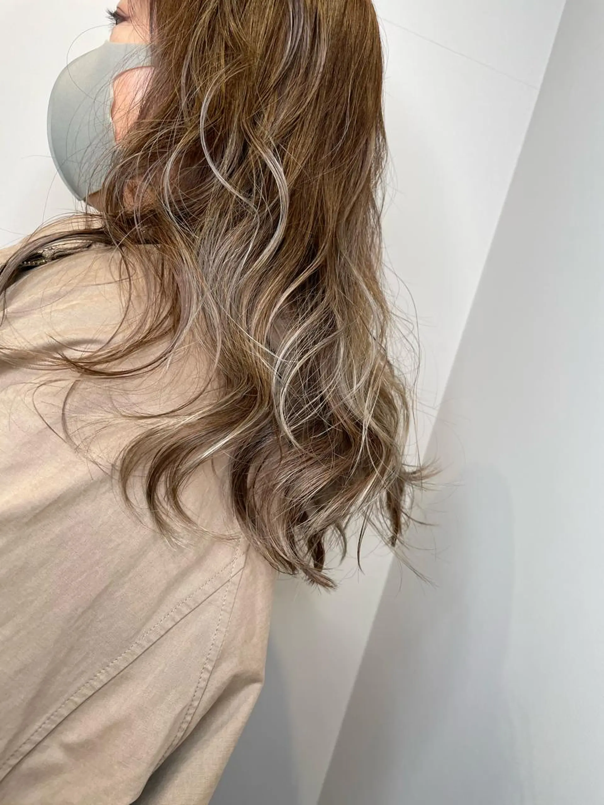 ミディアム カラー ハイライトカラー ハイライト ブリーチ👩‍🦳/ ‪✂︎MANAMIのヘアスタイル