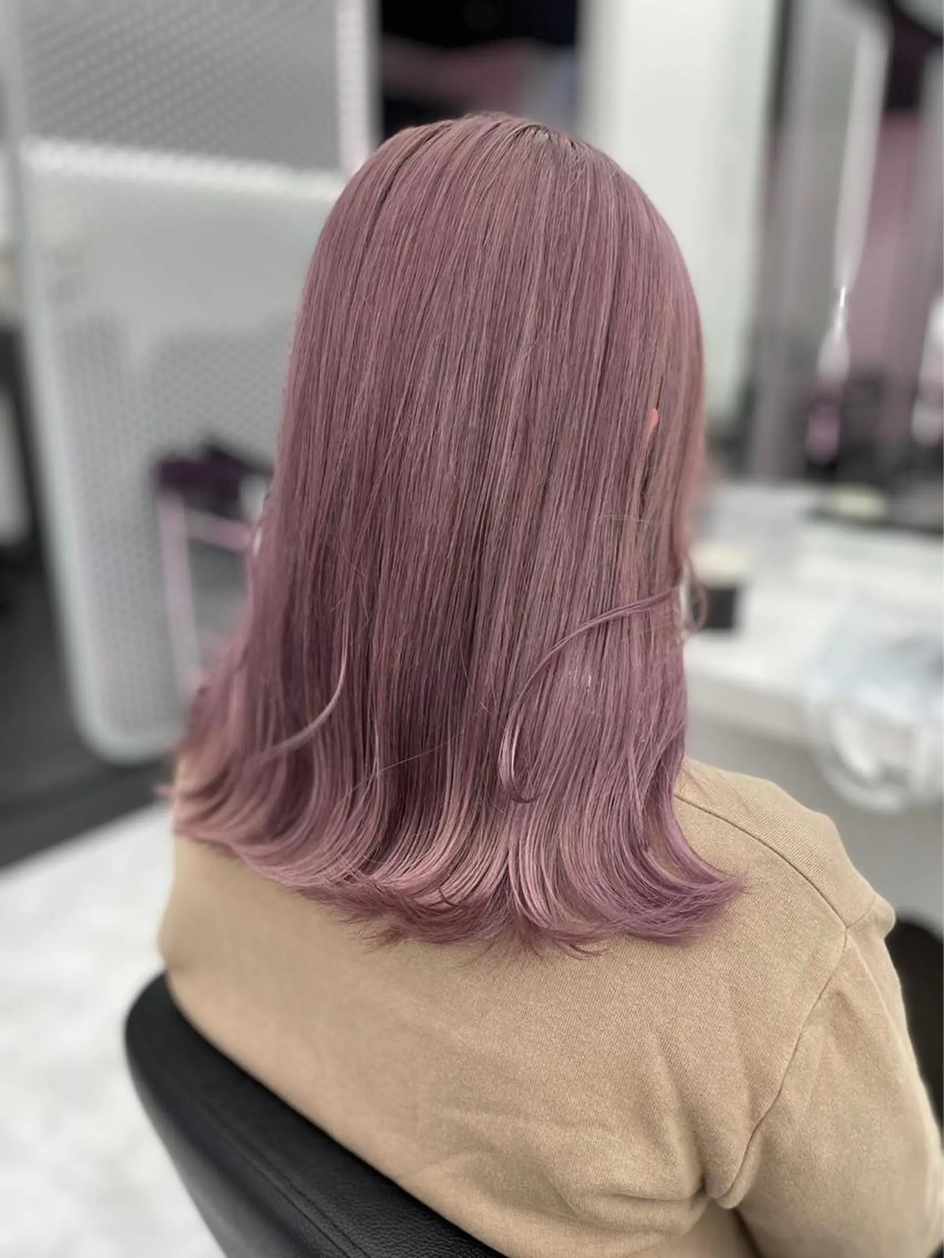 ロング ❤︎ワンホンガーリー なハイトーンヘア❤︎のヘアスタイル