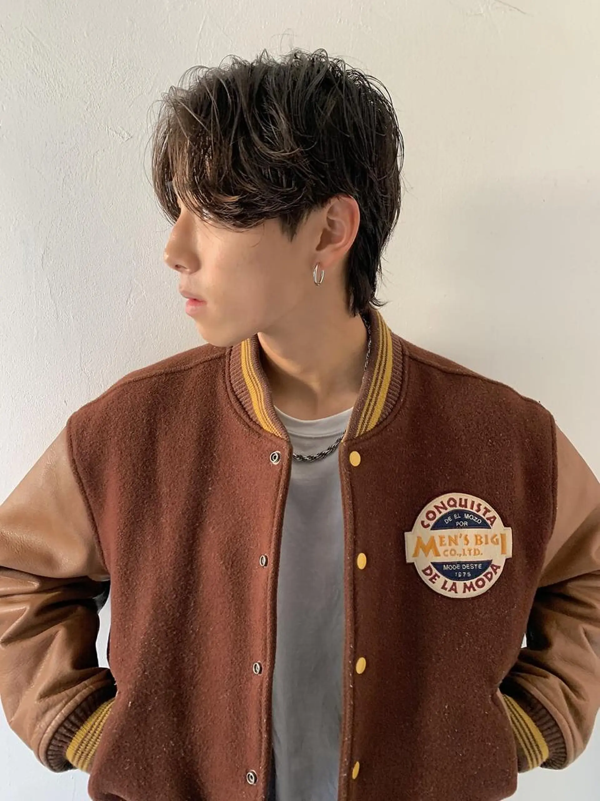 ショート カラー パーマ メンズ メンズバレイヤージュ メンズブリーチ センターパート フェードカット メンズハイライト スパイラルパーマ 🌐hina⭐️のヘアスタイル