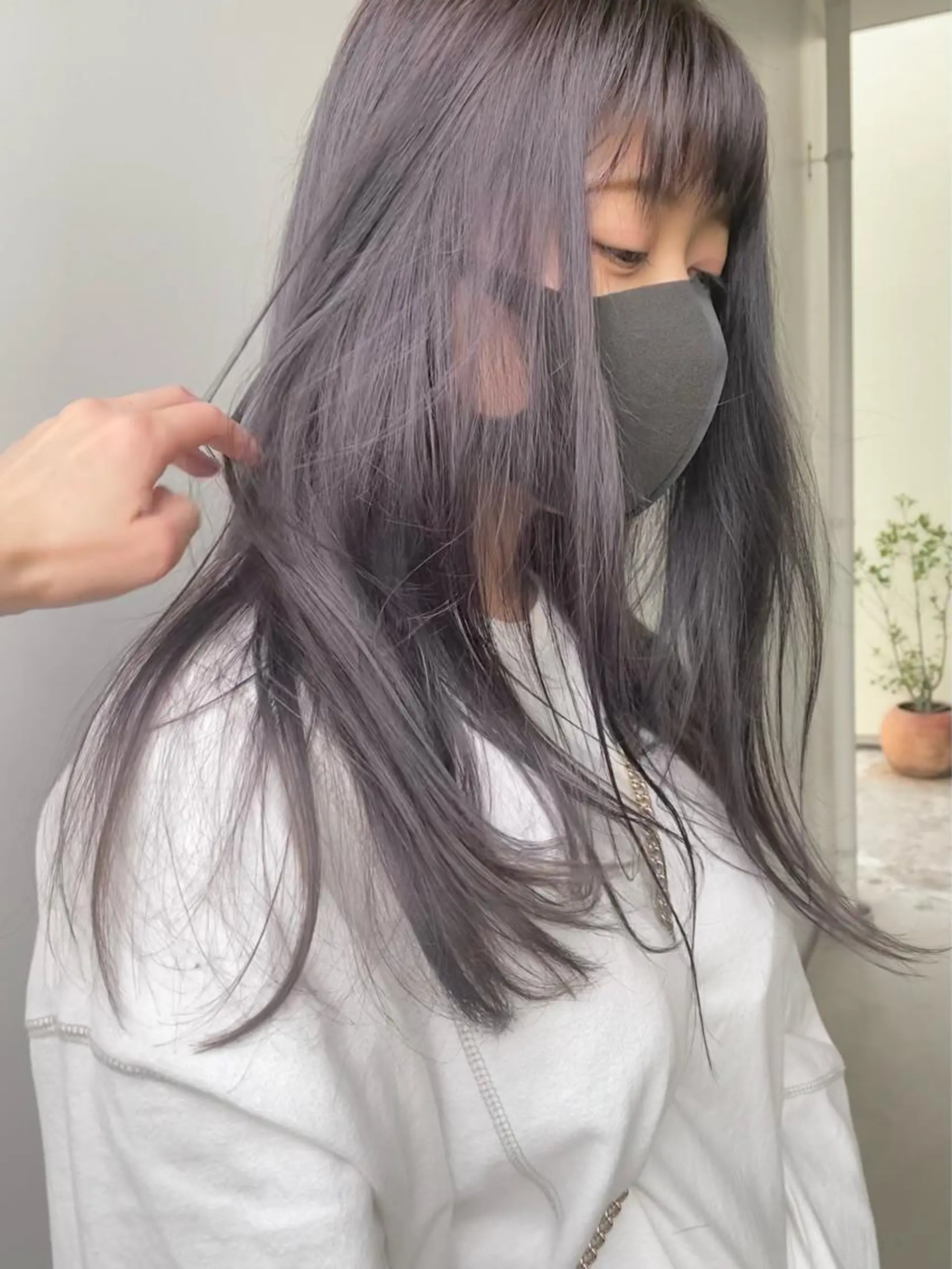 ロング カラー アッシュ ラベンダーカラー ラベンダーアッシュ カット ヘアカラー トリートメント 桑原 菜摘のヘアスタイル