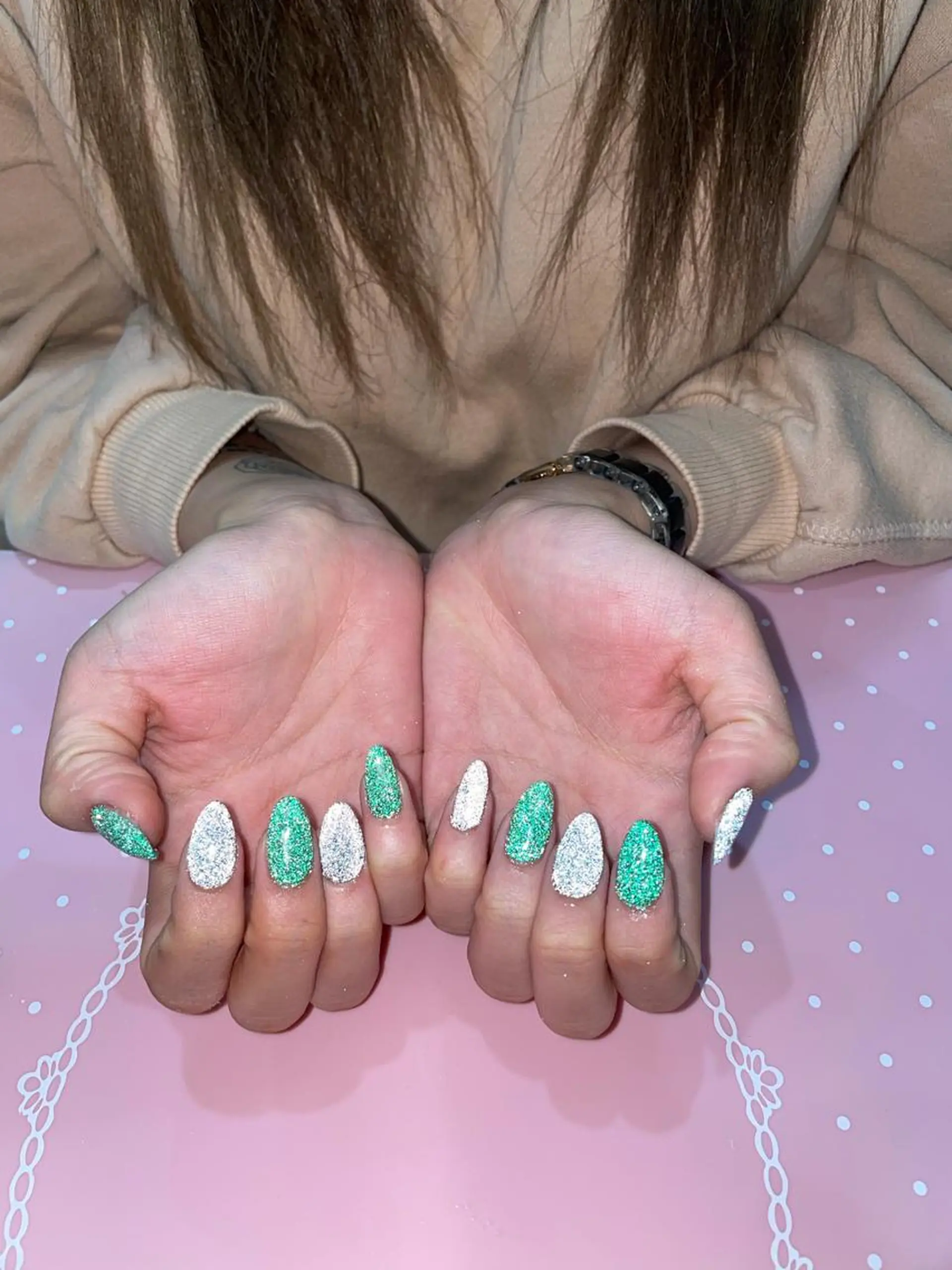 ショート ネイル フラッシュネイル グリーン シルバー ハンドネイル 《LB》ラブリエ Nail&eyeのマツエク・マツパデザイン