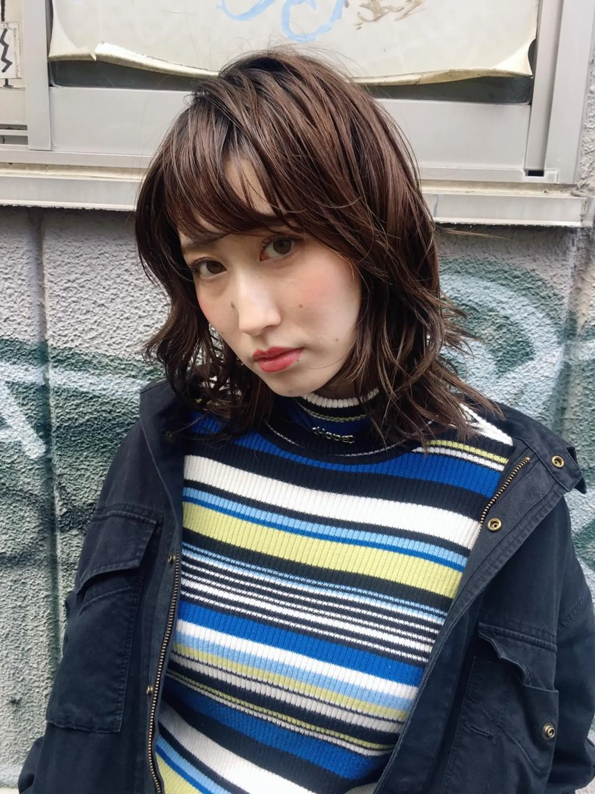 ミディアム カラー ウルフカット／吉村 桃子のヘアスタイル