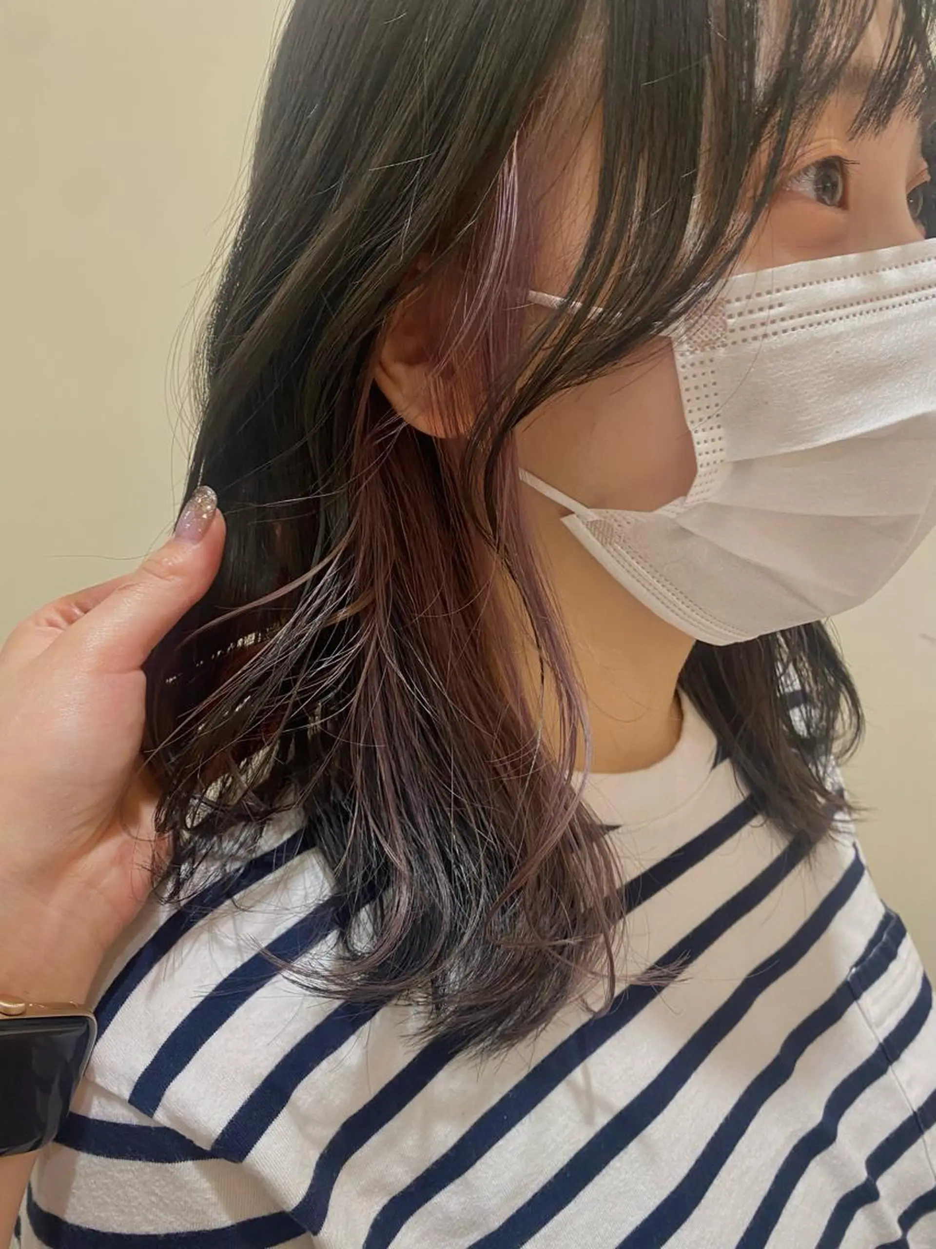 ミディアム カラー イヤリングカラー パープルカラー 藤原 侑香のヘアスタイル
