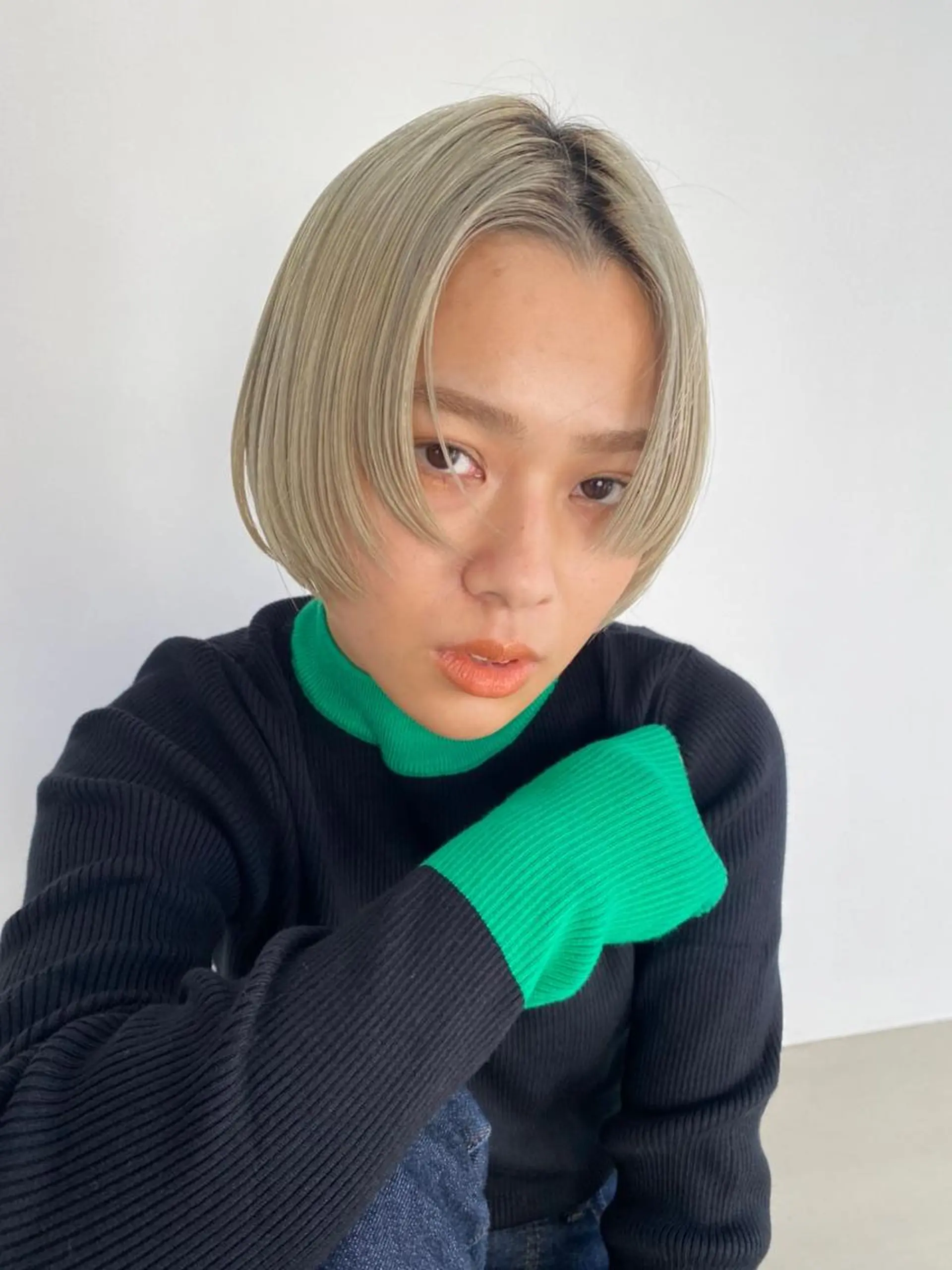 ショート カラー パーマ アディクシーカラー ブリーチ ブロンド ブルーカラー ハイライトカラー カット ヘアカラー CEINE PATHのヘアスタイル