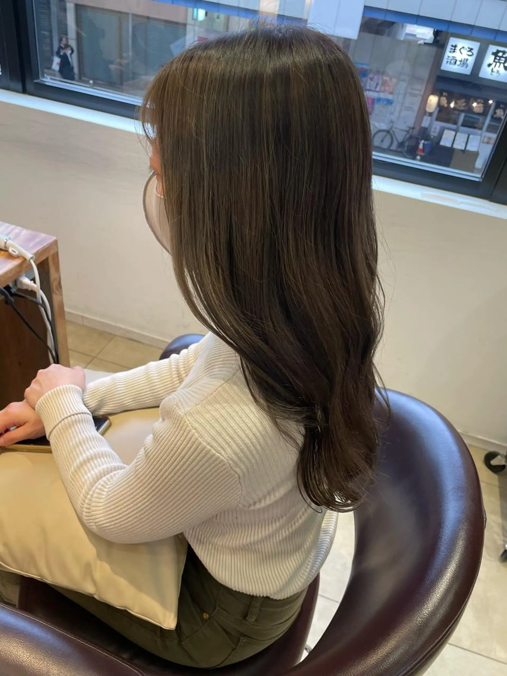 ショート カラー 秋元 佳乃のヘアスタイル