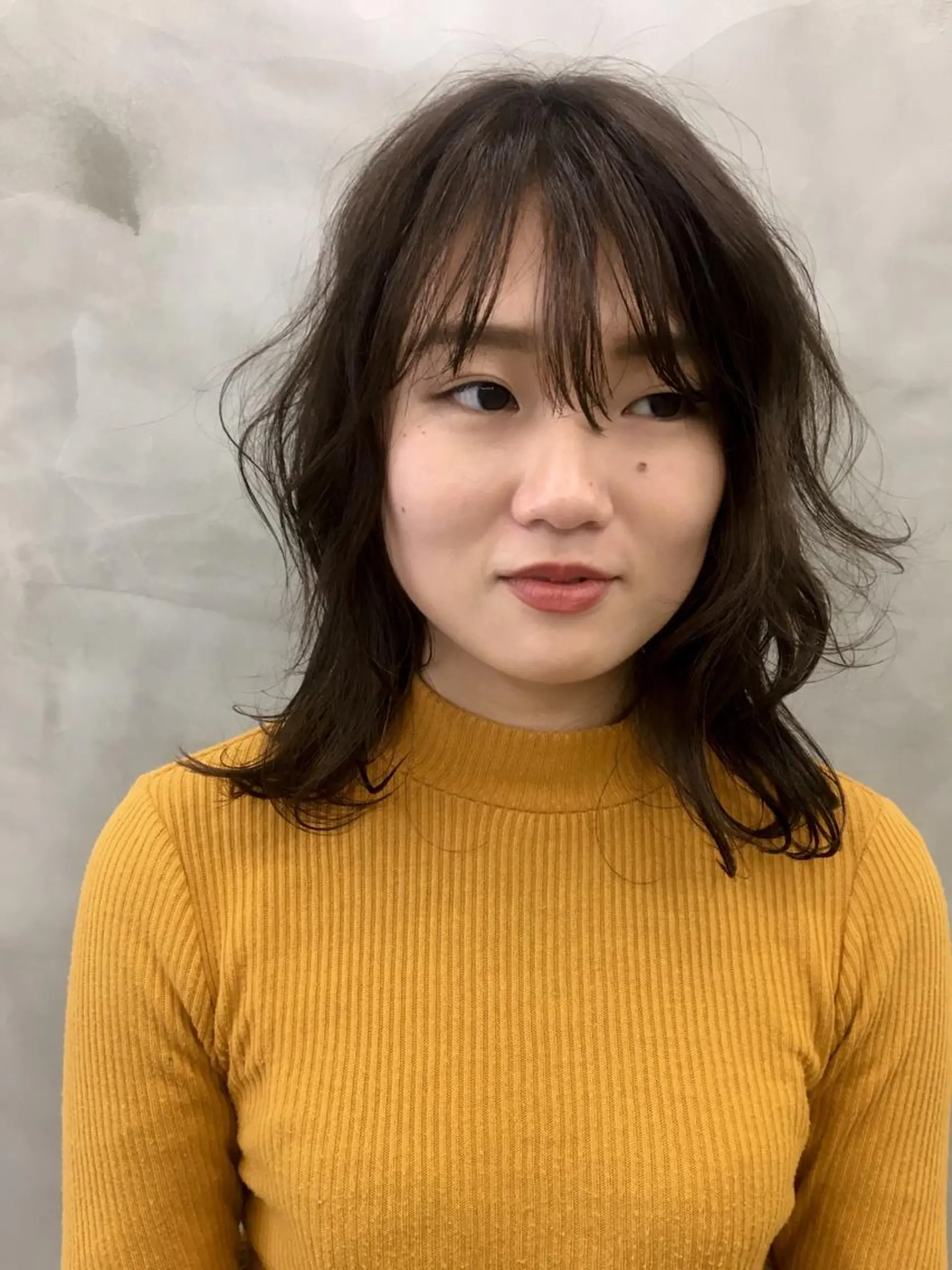 ミディアム アッシュ ウルフカット ヘッドスパ (女性限定)🍋モエのヘアスタイル