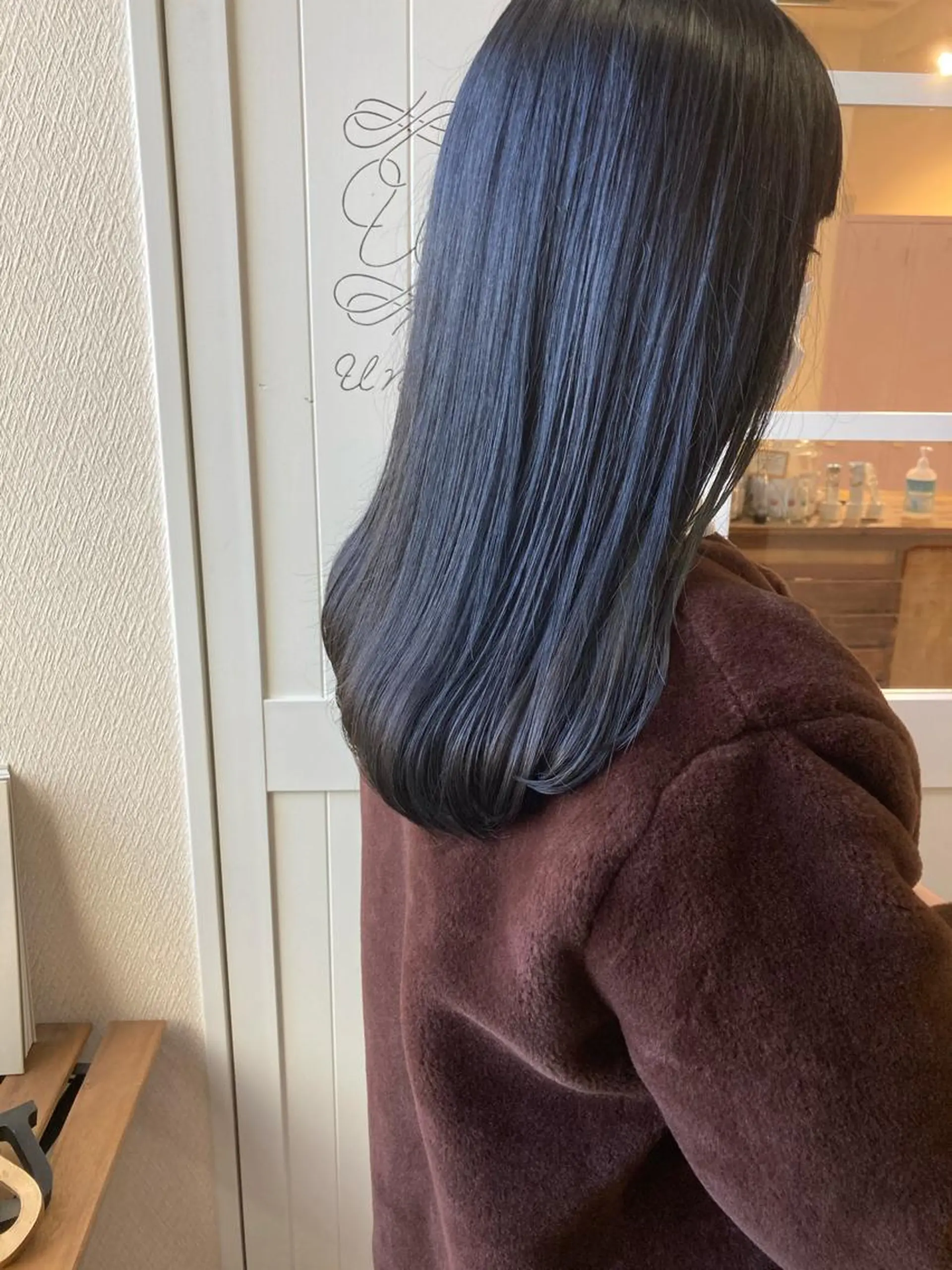 ロング カラー ブリーチ ブルーカラー ブルーグレー 小木曽智美 /ボブ/ショートのヘアスタイル