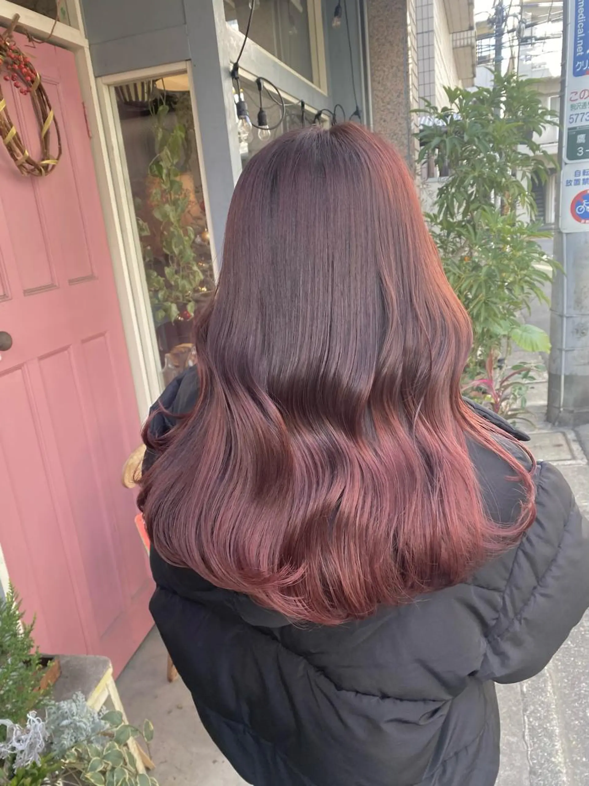 セミロング カラー ブリーチ ブリーチなしカラー ピンクカラー カット ヘアカラー トリートメント AYANO ／レイヤー／オリーブのヘアスタイル