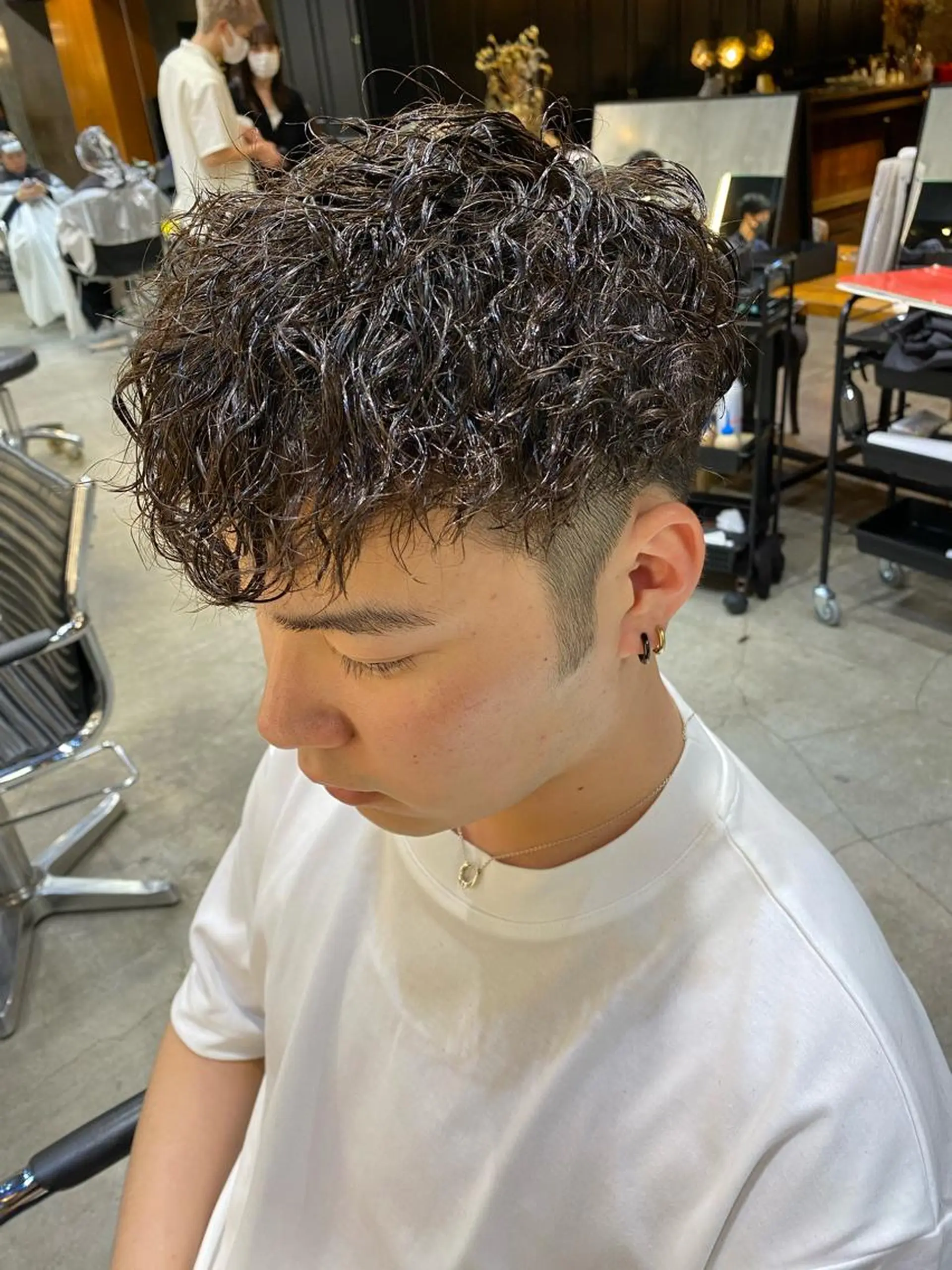 パーマ メンズ メンズパーマ メンズツイストパーマ ツイストパーマ カット パーマ 透明感カラー🌿 グレージュ🐺陽介のヘアスタイル