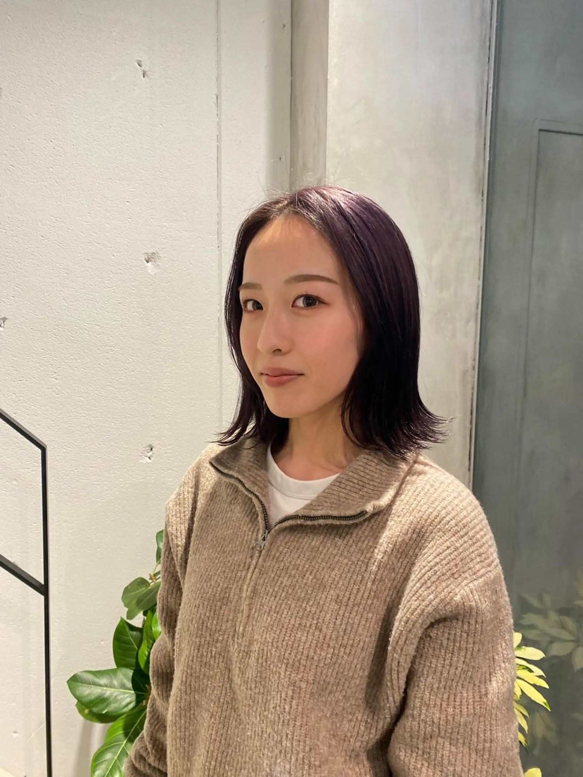 ミディアム パープルカラー むらた ひびきのヘアスタイル