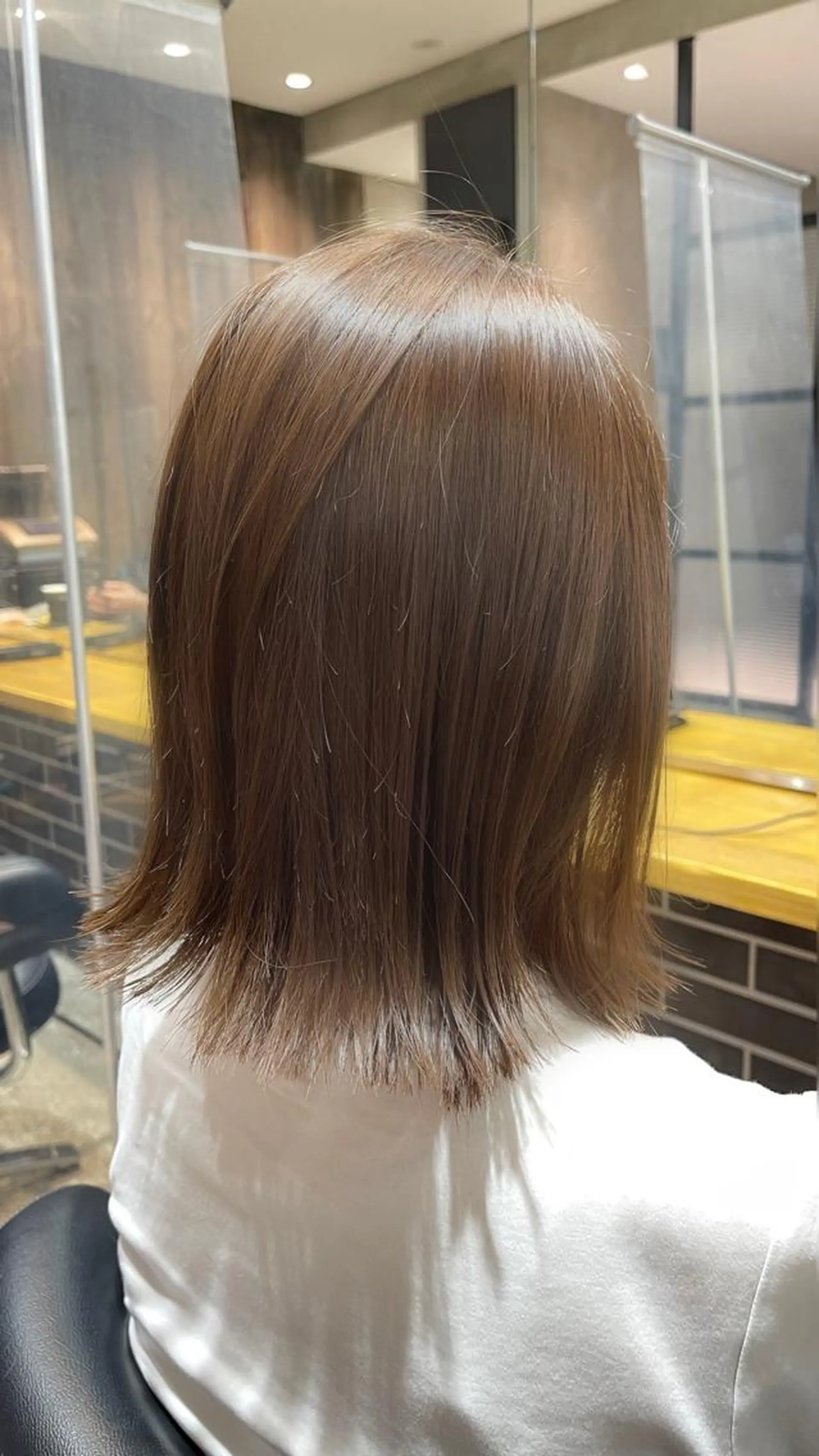 ミディアム カラー ベージュカラー ミルクティーベージュ WISTERIA P LUS1 ikumiのヘアスタイル