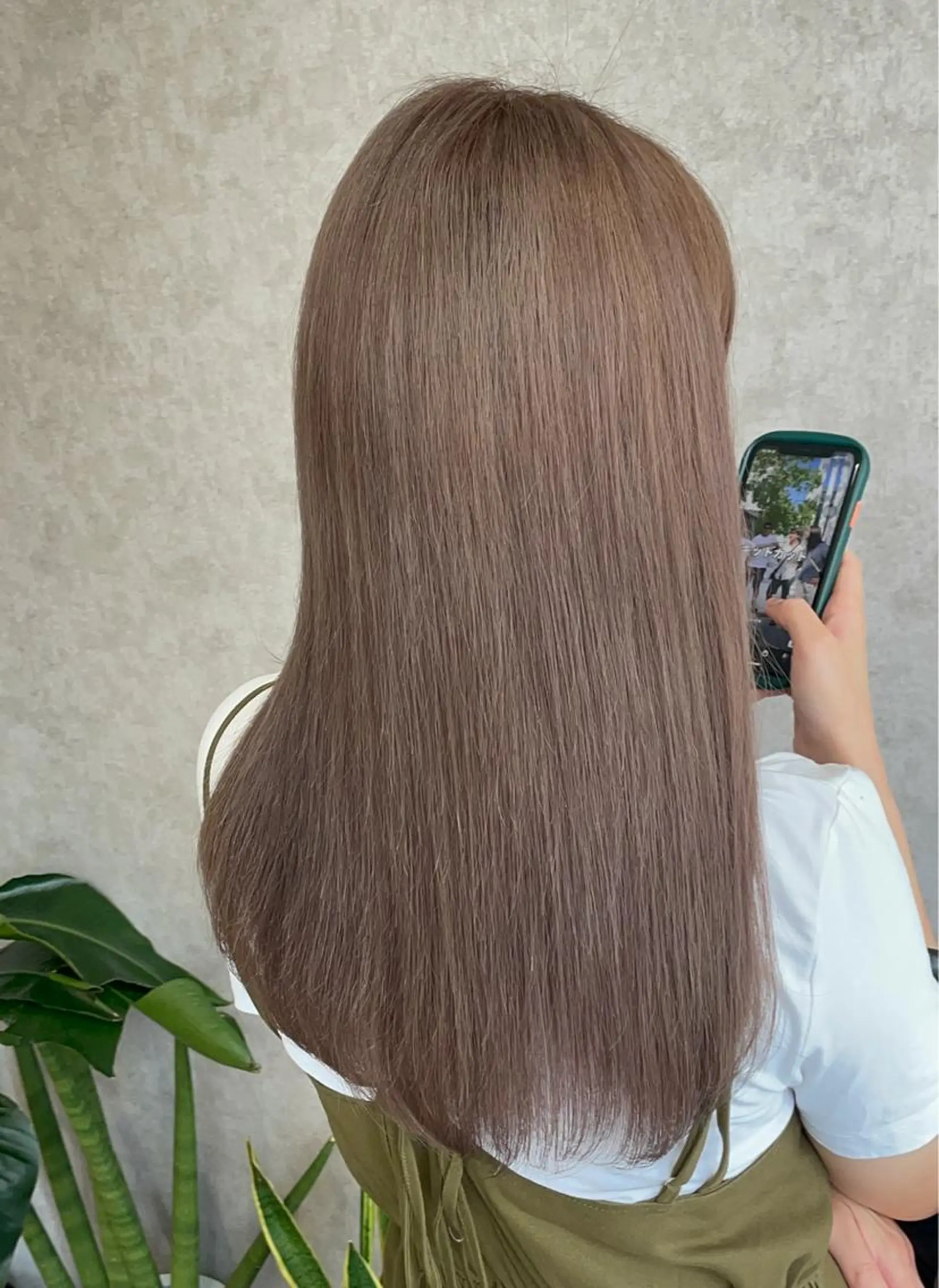 セミロング カラー グレージュ ミルクティーグレージュ バレイヤージュ特化| Takuのヘアスタイル