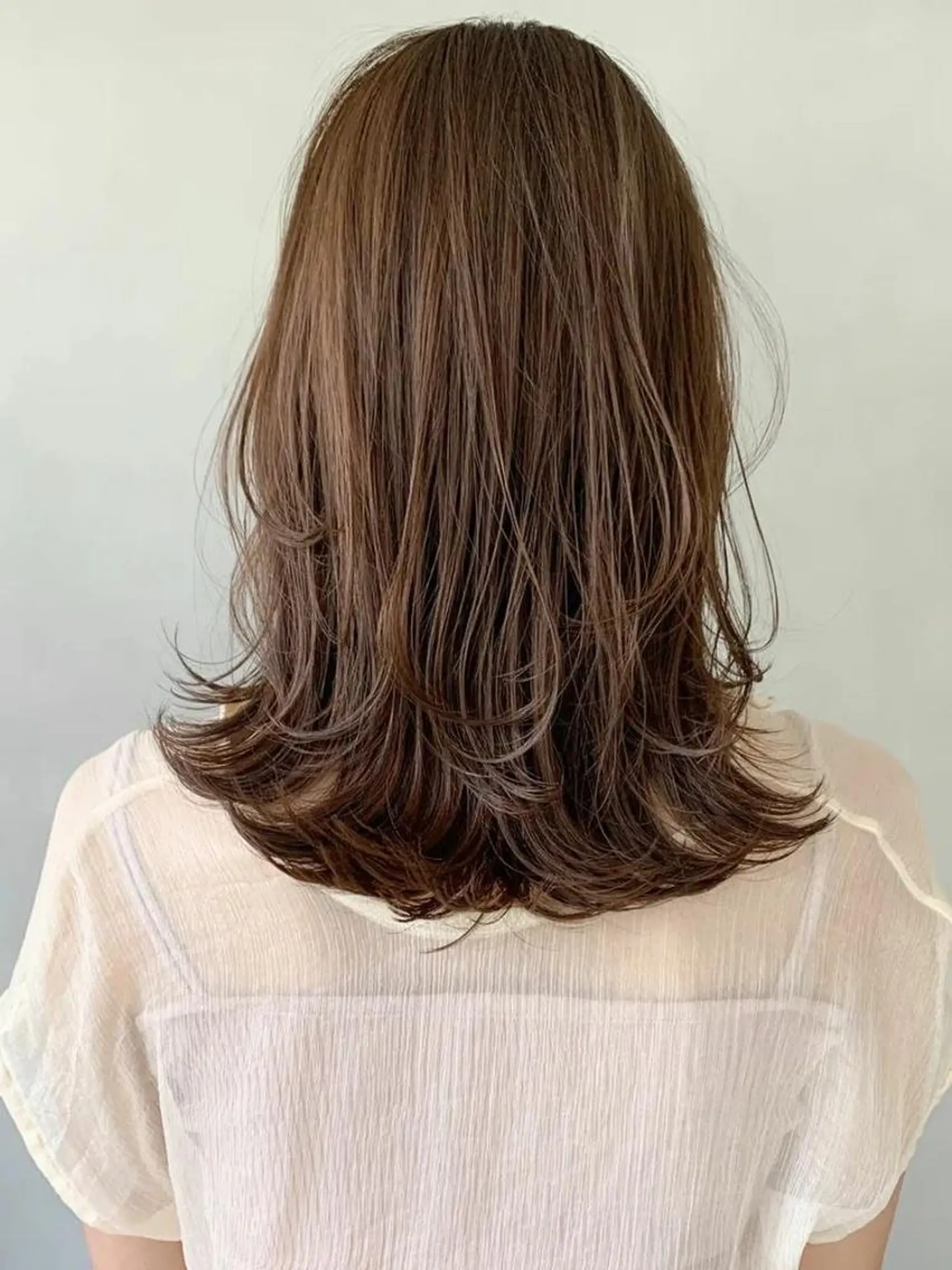 セミロング 吉田一輝 外国人パーマのヘアスタイル