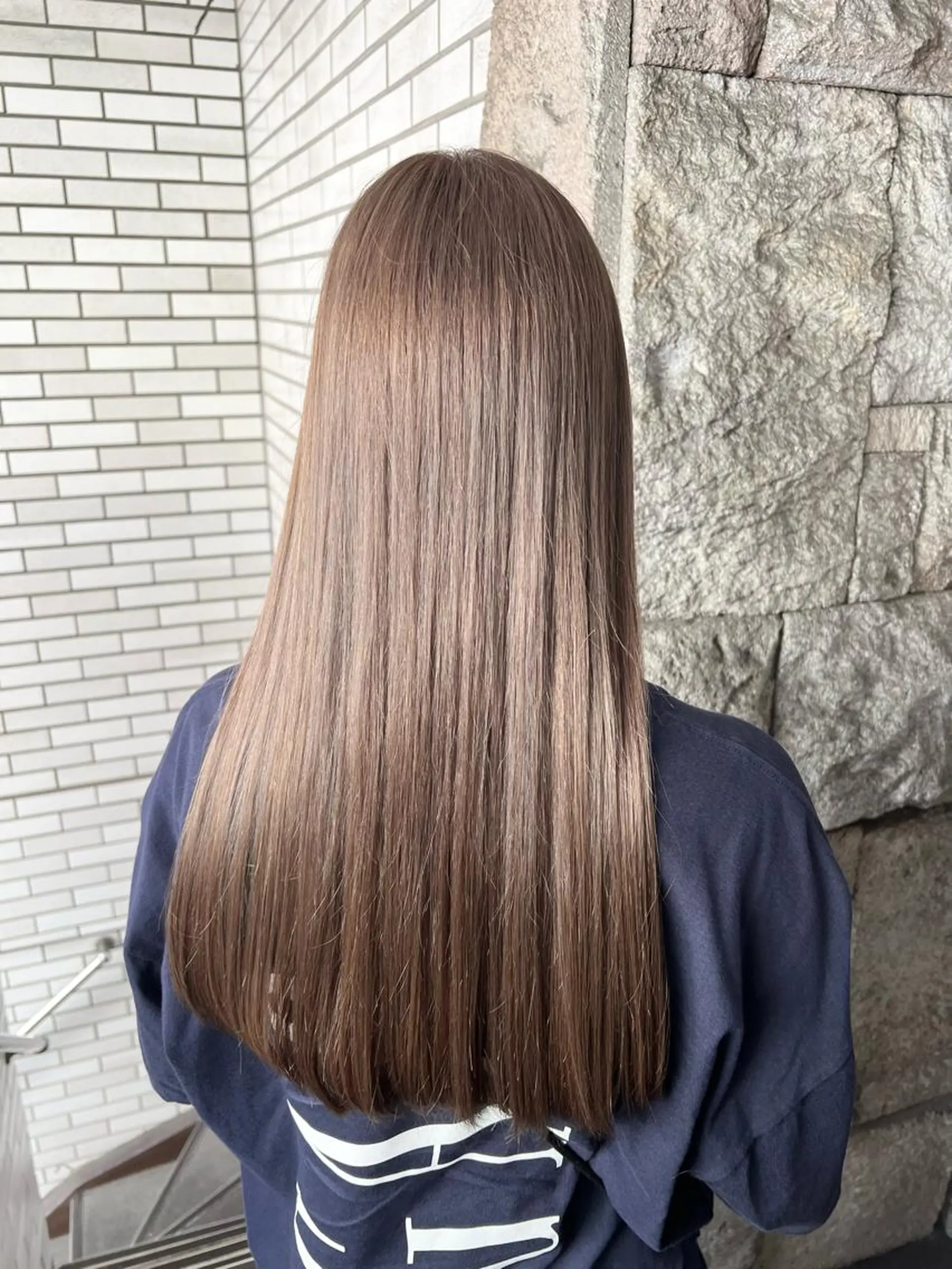 ロング カラー 蓮見  友里のヘアスタイル