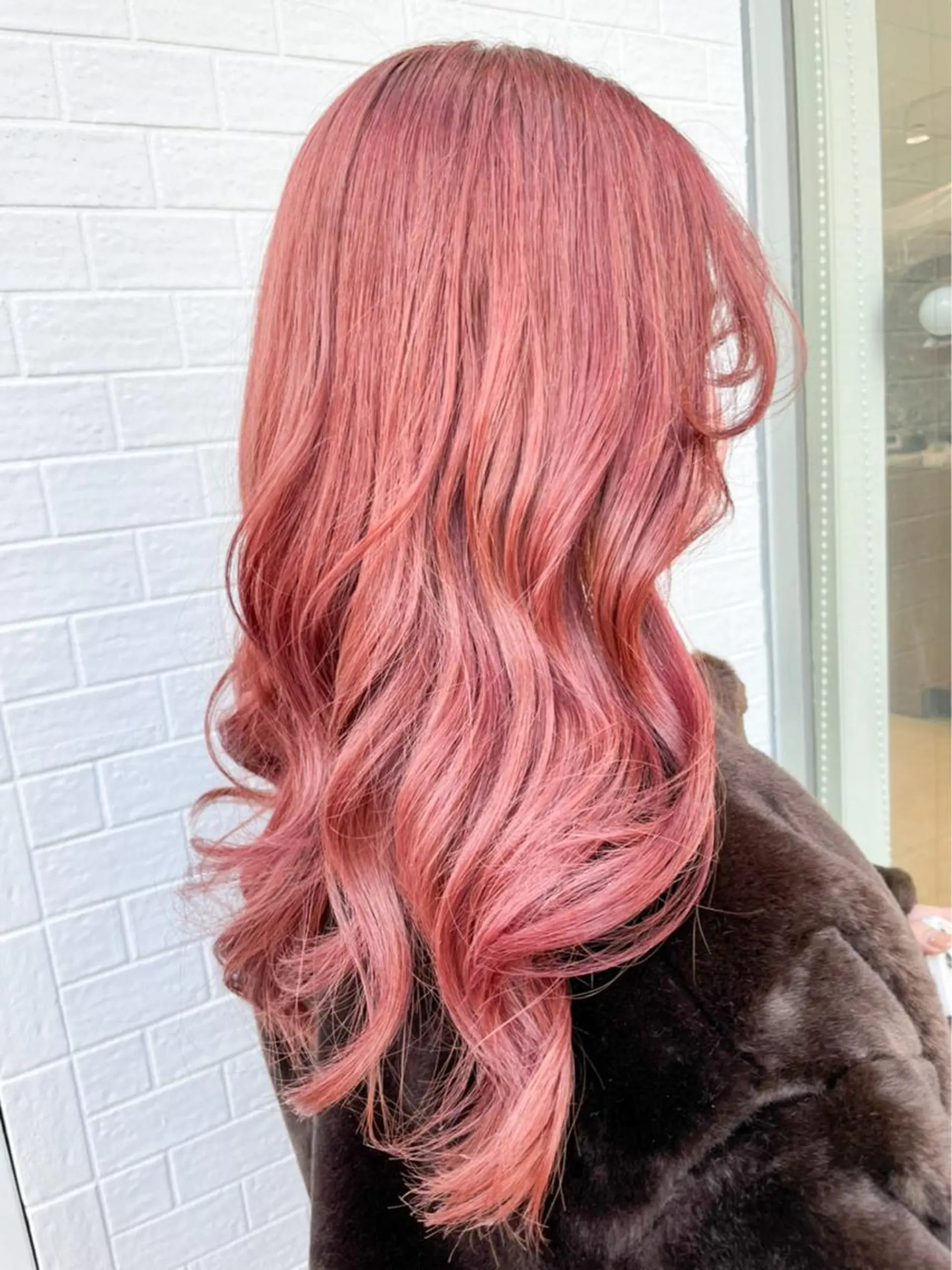 ロング カラー 渡部凌我 小顔ウルフ ハイトーンカラーのヘアスタイル