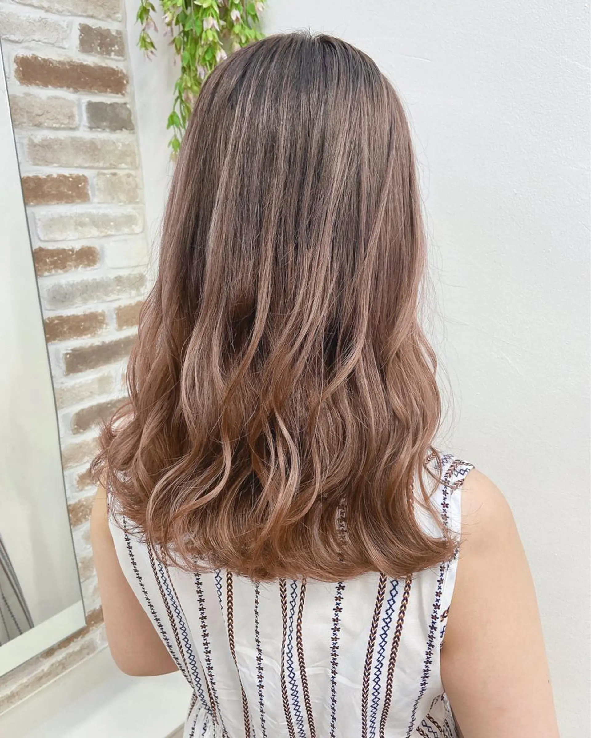 ミディアム レイヤーカット 韓国ヘア＆透けカラー keita🇰🇷のヘアスタイル