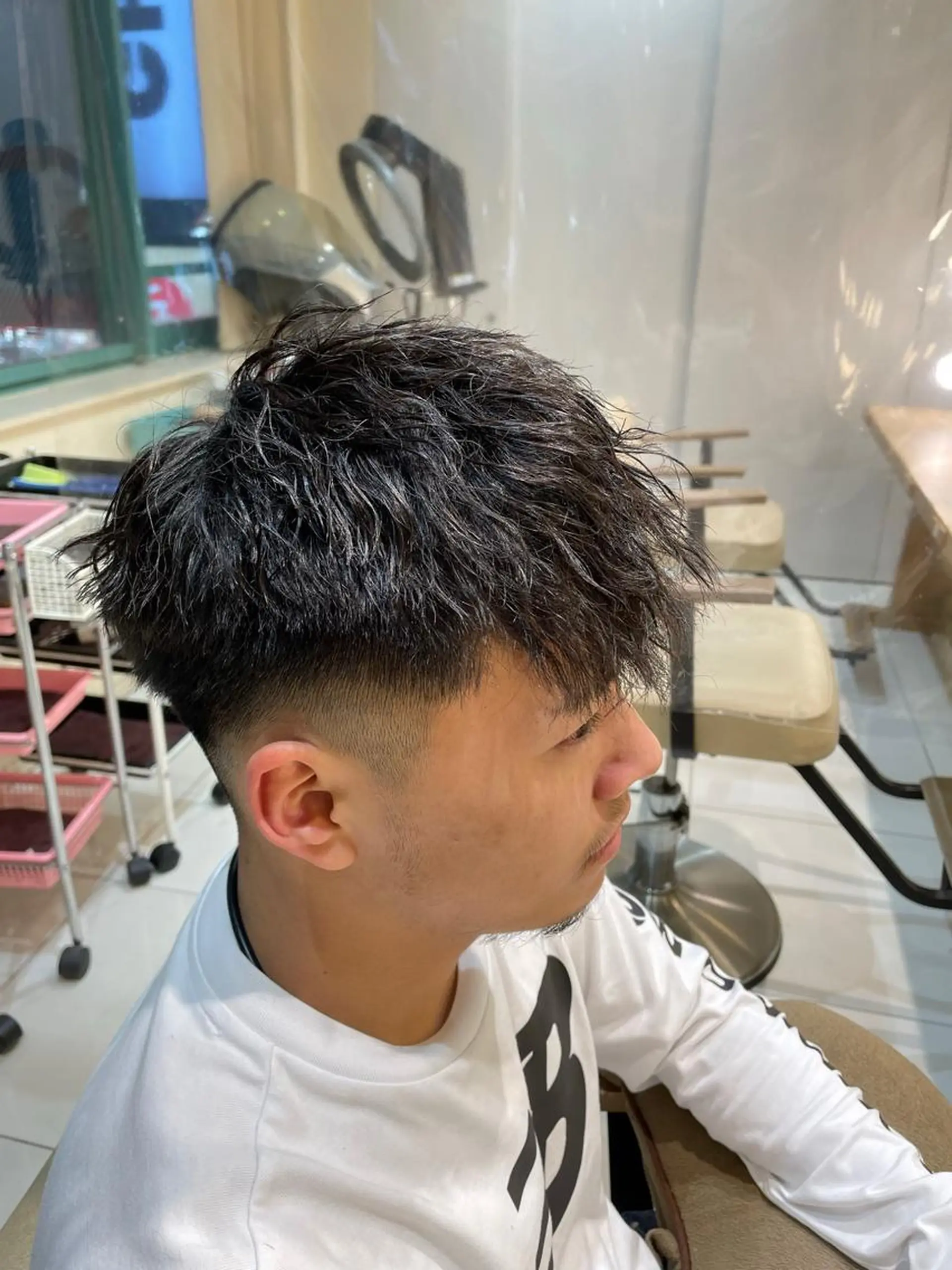 ショート パーマ メンズ メンズブリーチ メンズパーマ ツイストスパイラルパーマ くせ毛 スパイラルパーマ 本厚木｜縮毛矯正/ 髪質改善/専門サロンのヘアスタイル