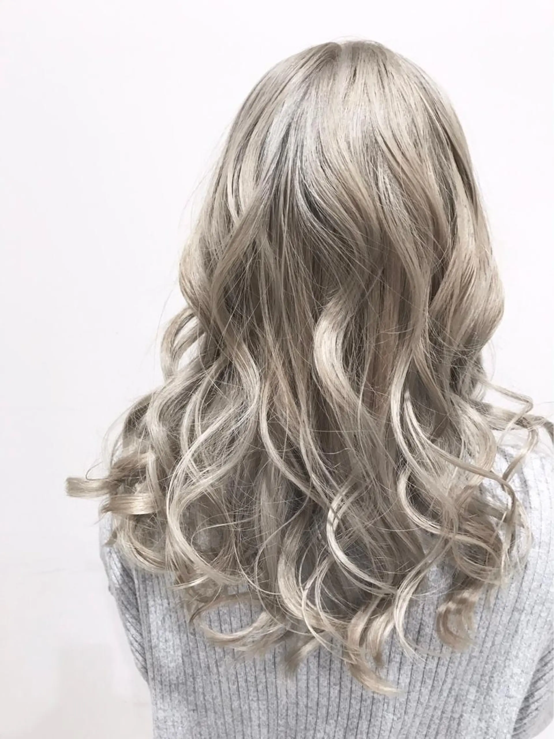 ロング カラー ブリーチ 🎊ルービック 京橋店💛のヘアスタイル