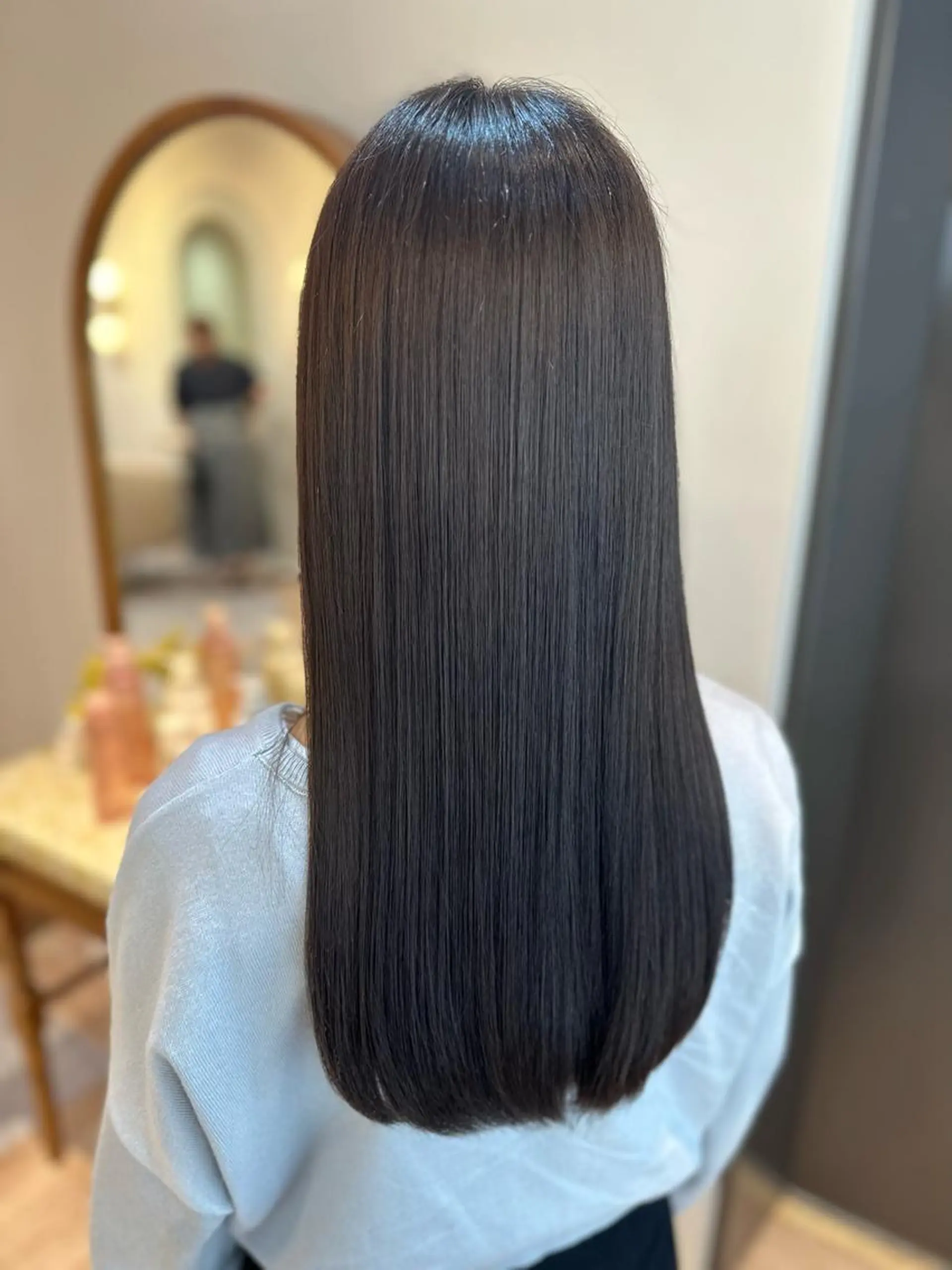 セミロング カット ヘアカラー 縮毛矯正 トリートメント 髪質改善/縮毛矯正 🌻momokaのヘアスタイル