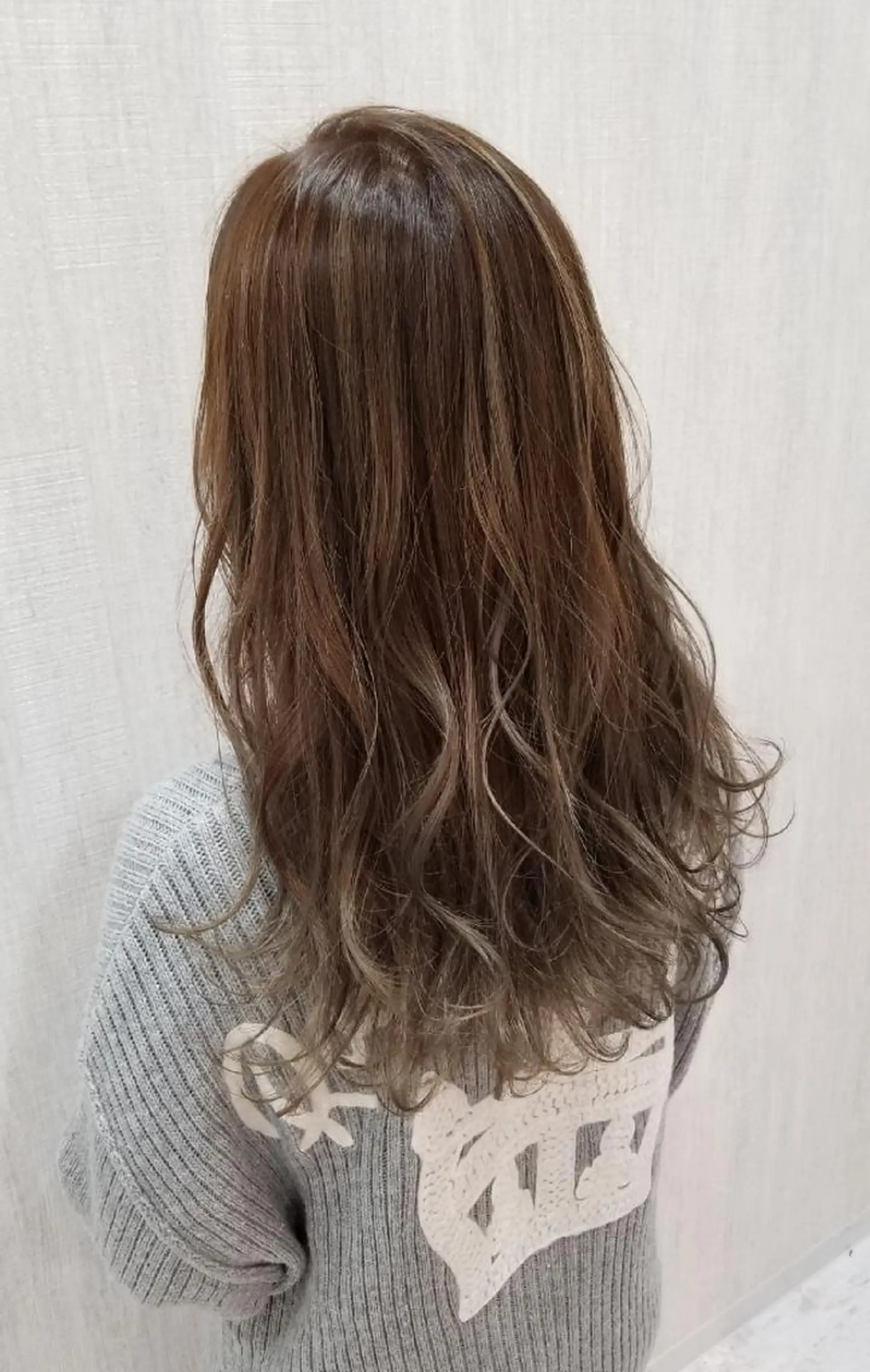 ロング カラー グレージュ ハイライトカラー ハイライト カット ヘアカラー レイヤーカット/ 髪質改善/代表西村のヘアスタイル