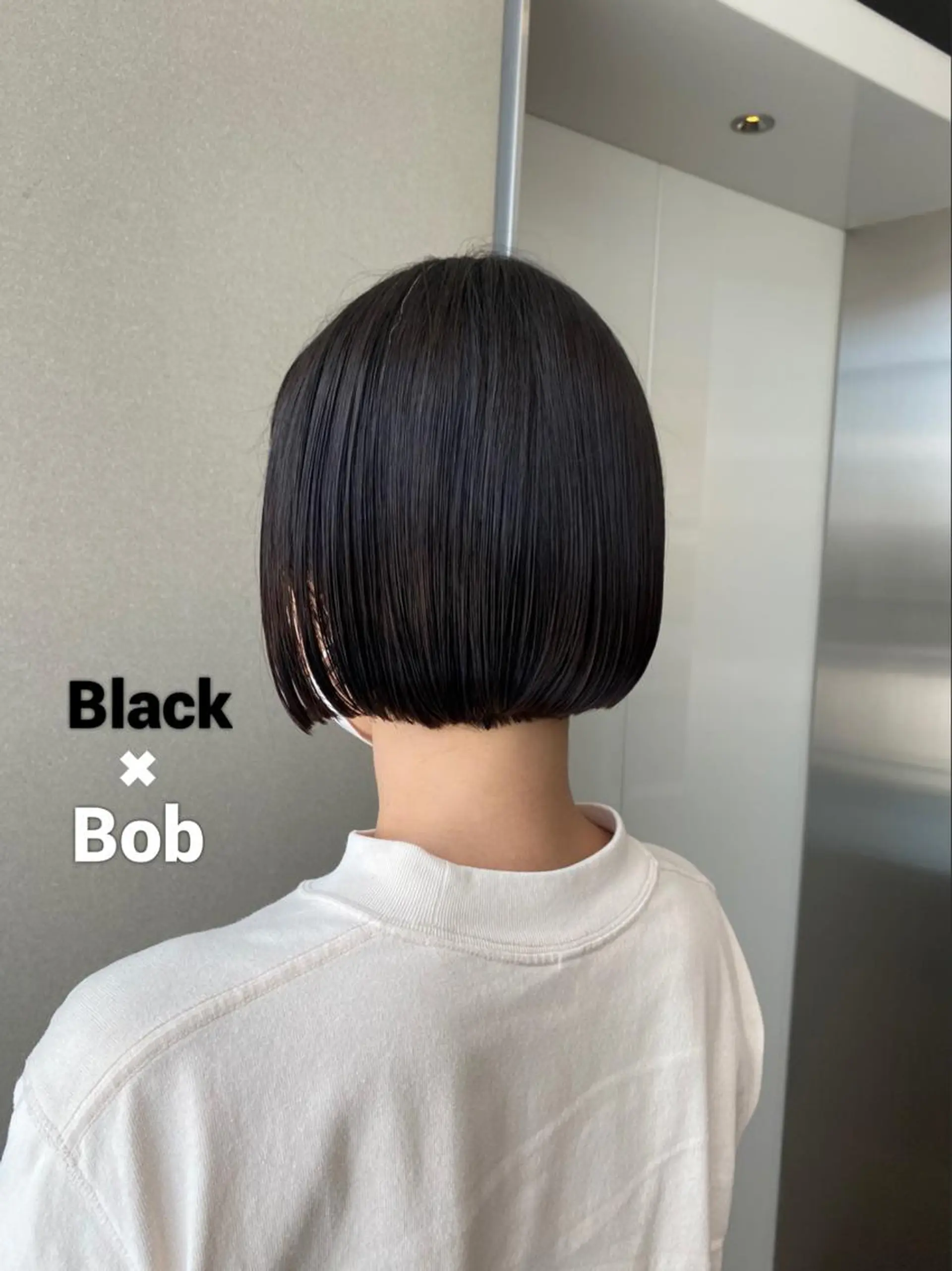 カラー 切りっぱなしボブ 黒髪 ブルーカラー ブルーブラック ボブ カット 野村 莉夏香のヘアスタイル