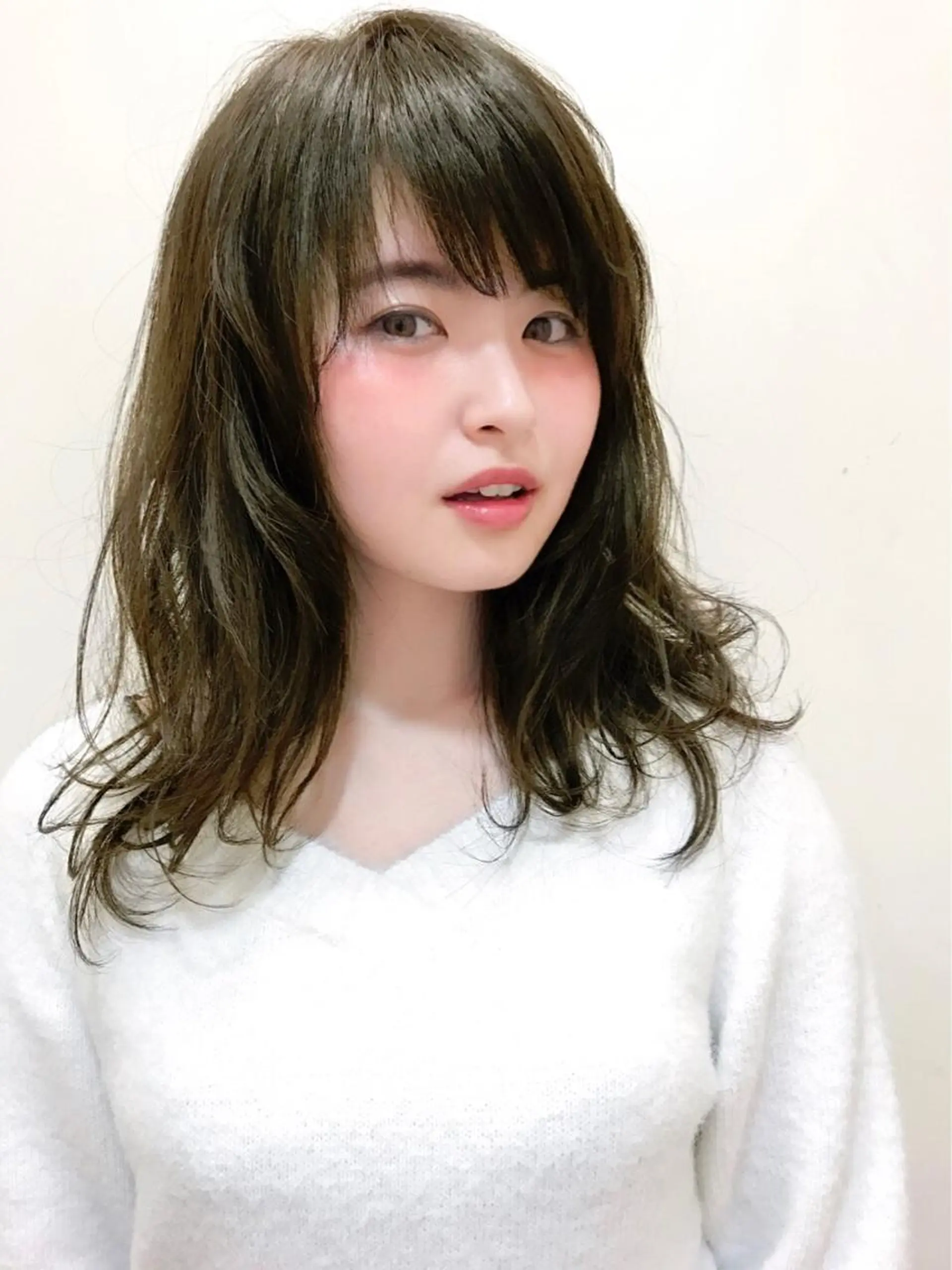 ミディアム カラー パーマ マツオカ ケンシロウのヘアスタイル