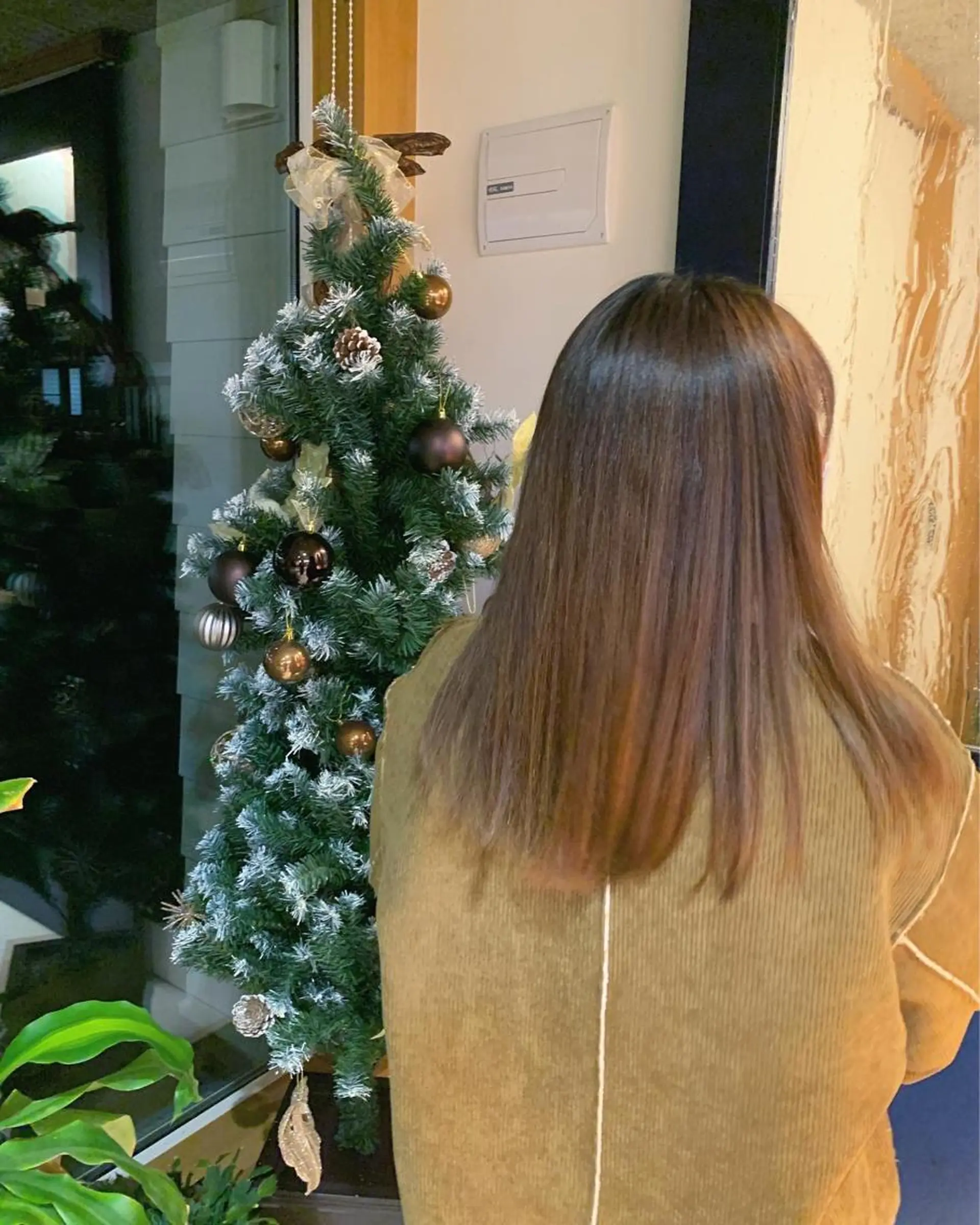 ロング パーマ ストレートパーマ 長谷川 那奈のヘアスタイル