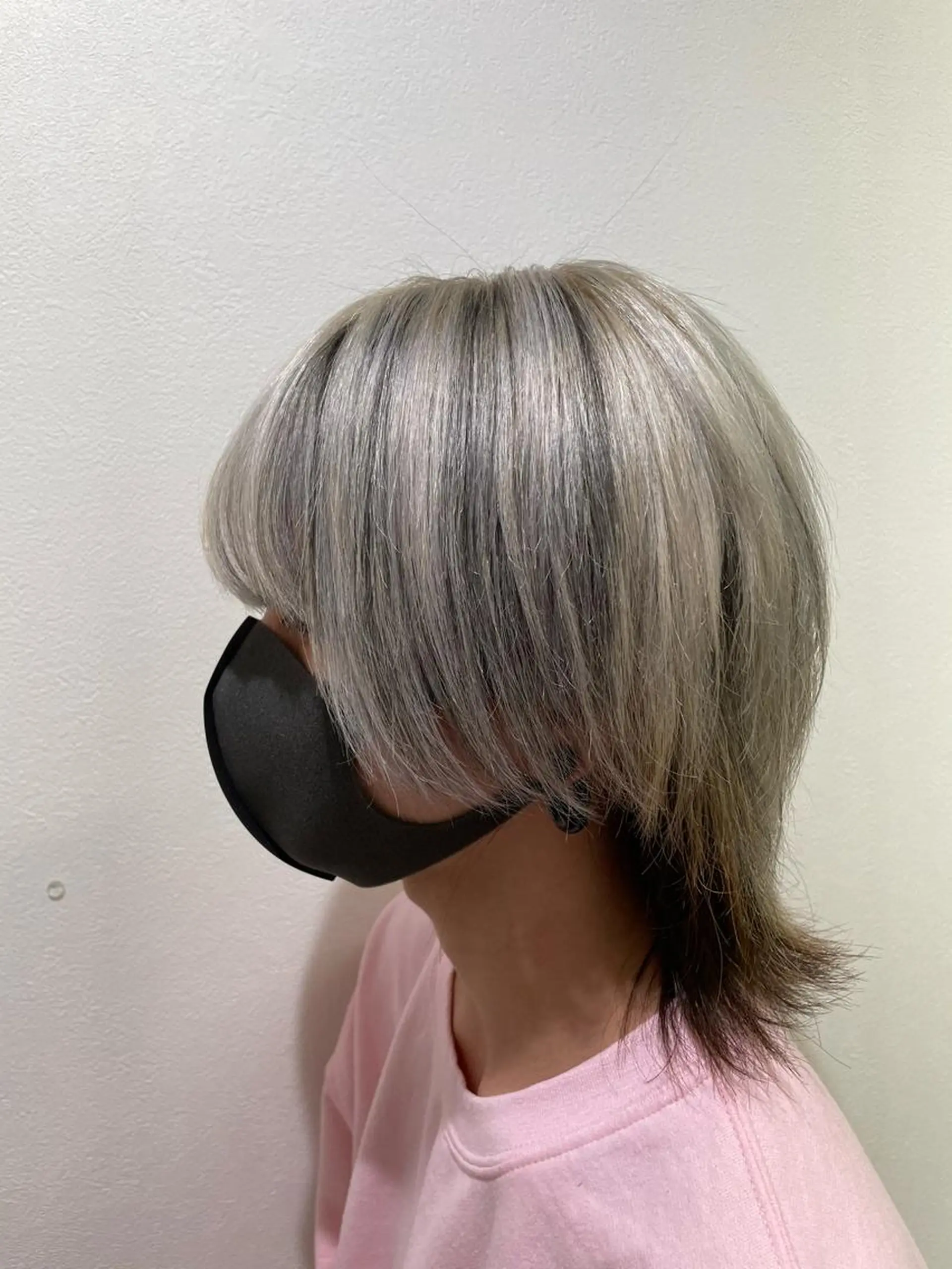 カラー メンズ 渡部凌我 小顔ウルフ ハイトーンカラーのヘアスタイル